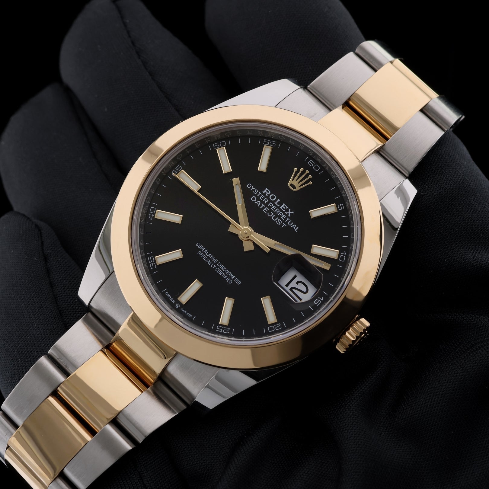 Rolex Datejust 41, Black DialRolesor Gelb, Gold/Edelstahl, Ref. 126303, 2021, B+P - LUXUHRIA