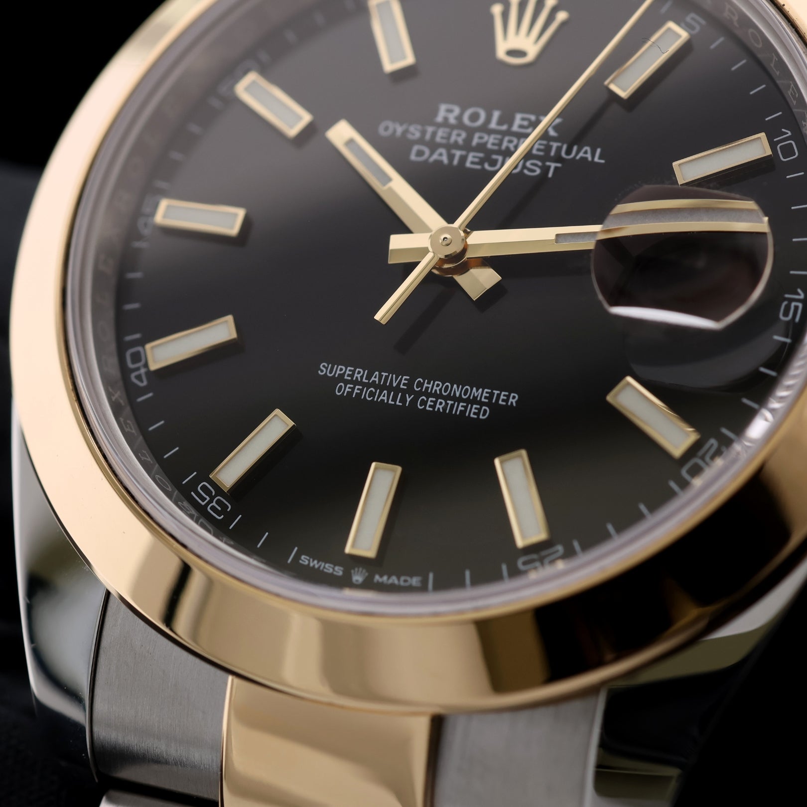 Rolex Datejust 41, Black DialRolesor Gelb, Gold/Edelstahl, Ref. 126303, 2021, B+P - LUXUHRIA