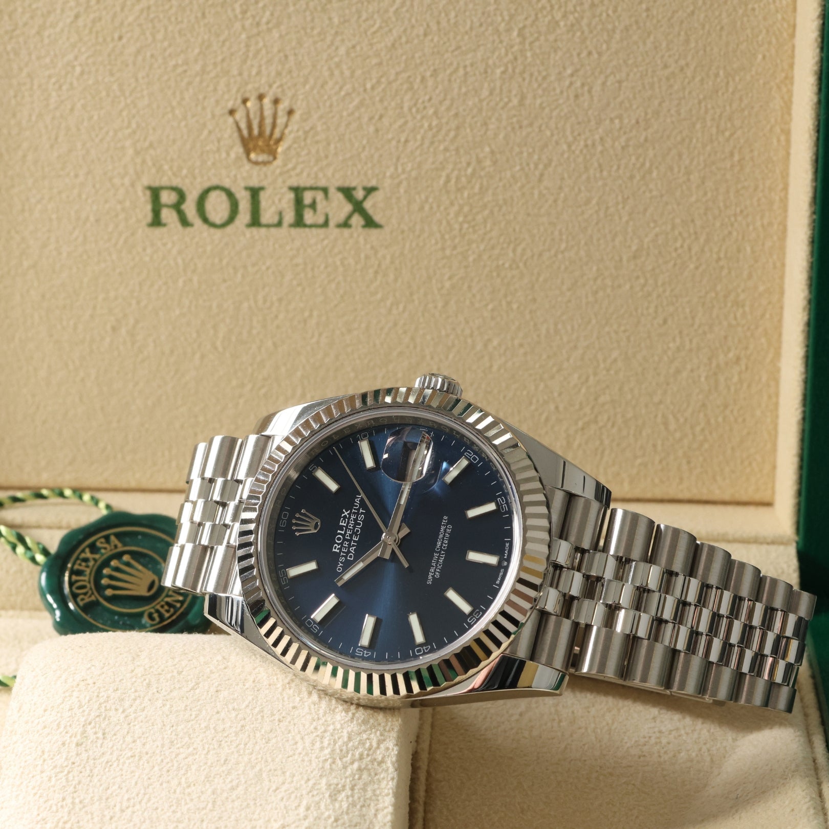 Rolex Datejust 41, Blue Dial, Jubilee, Ref. 126334, 10-2025, B+P - LUXUHRIA