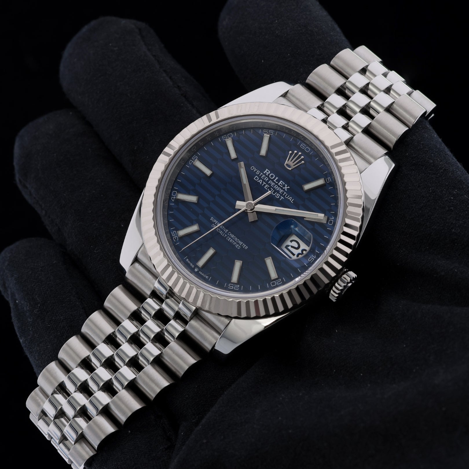 Rolex Datejust 41, Blue Motif, Jubilee, Riffelmuster, Ref. 126334, 2023, B+P - LUXUHRIA
