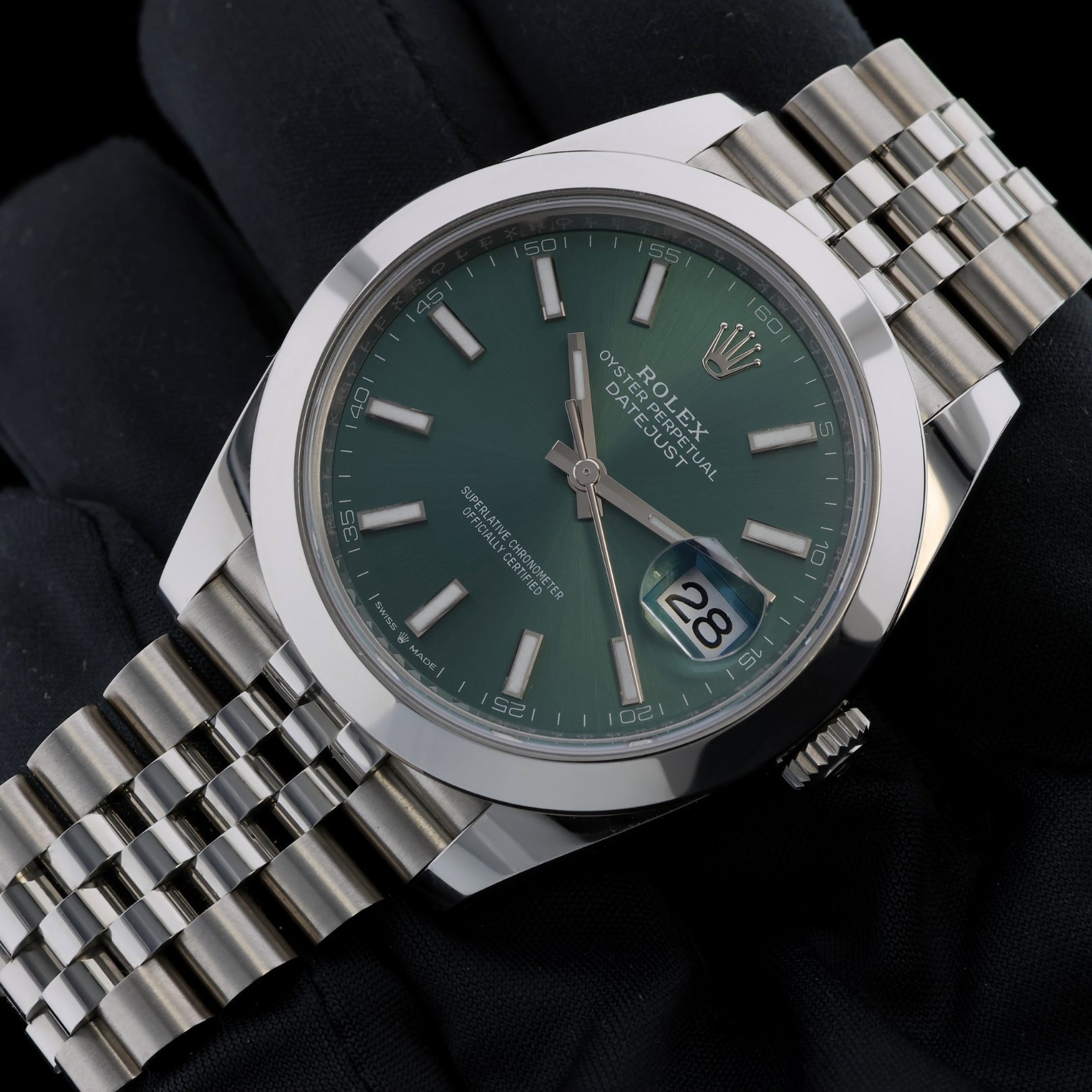 Rolex Datejust 41, Mintgrün, Jubilee, Bombiert, Ref. 126300, 12 - 2024, B+P - LUXUHRIA