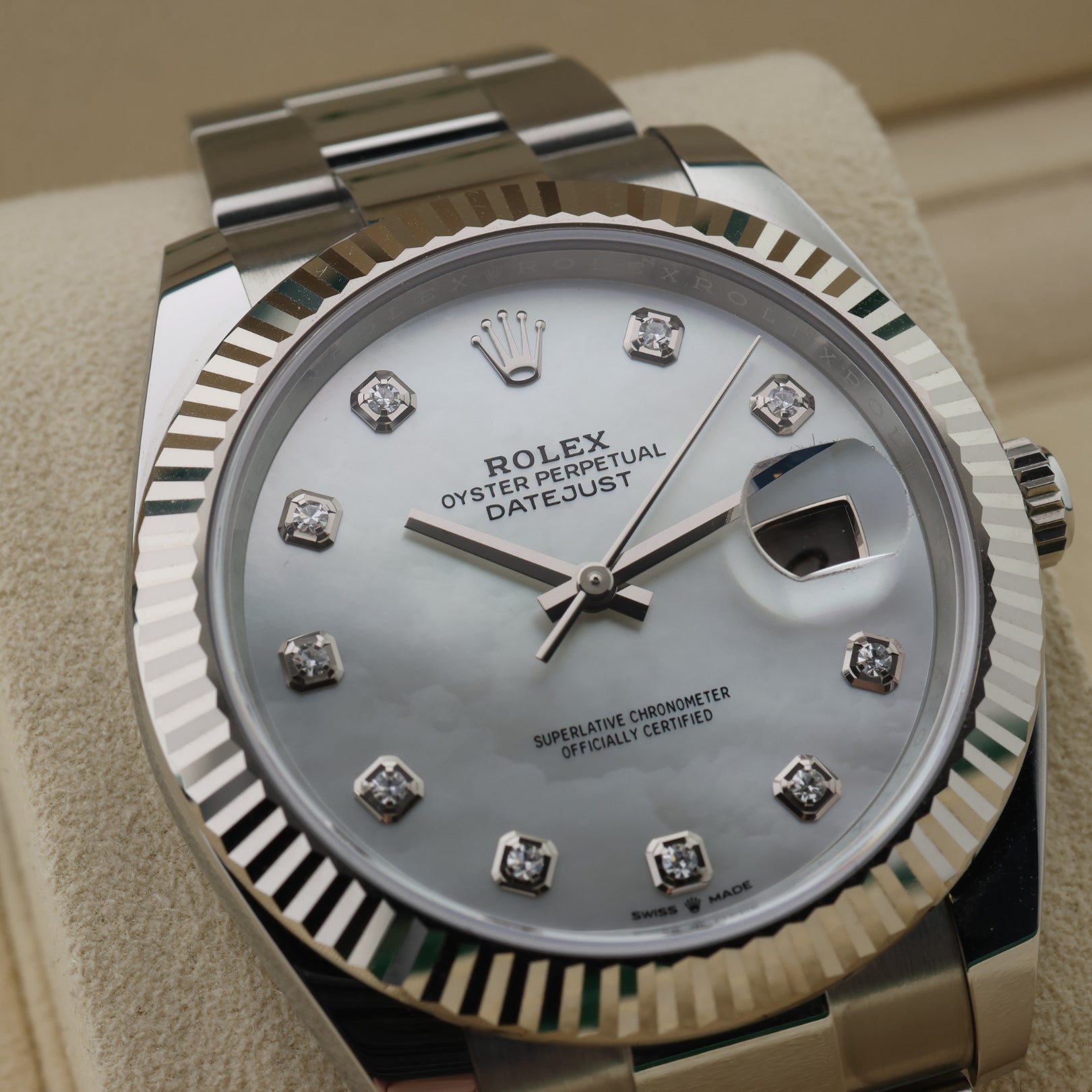 Rolex Datejust 41, Perlmutt Diamanten Zifferblatt, Oyster, Ref. 126334, B+P - LUXUHRIA