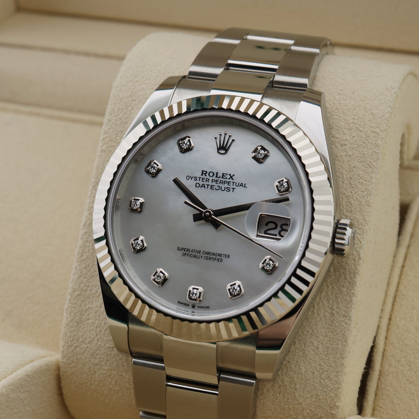Rolex Datejust 41, Perlmutt Diamanten Zifferblatt, Oyster, Ref. 126334, B+P - LUXUHRIA