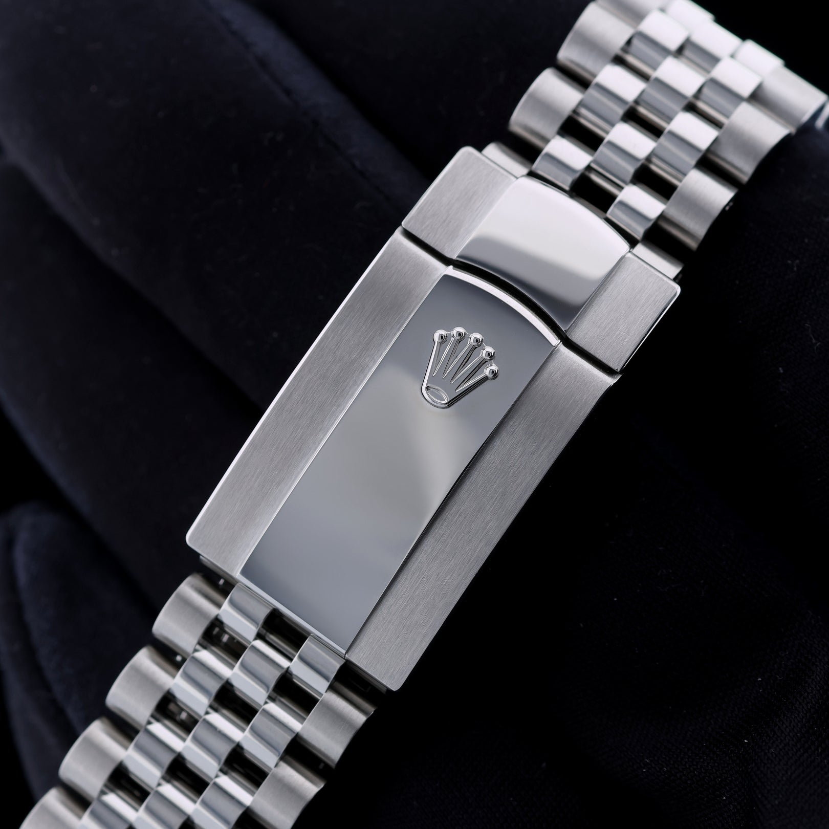 Rolex Datejust 41, Ref. 126334, White Roman Dial, Jubilee, 10 - 2022, B+P - LUXUHRIA