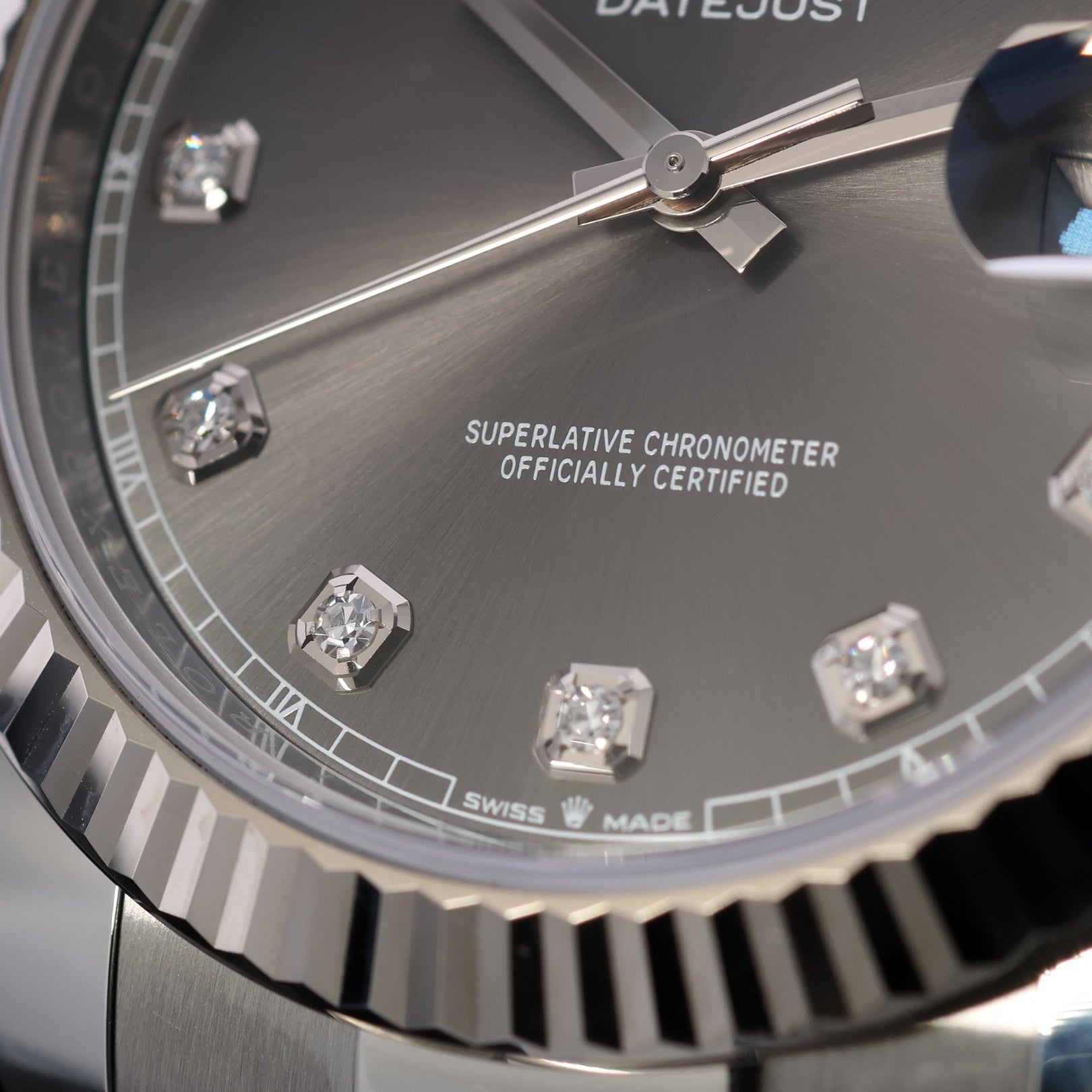 Rolex Datejust 41, Rhodium Brillant, Grau, Brillantbesetzt, Ref. 126334, B+P - LUXUHRIA