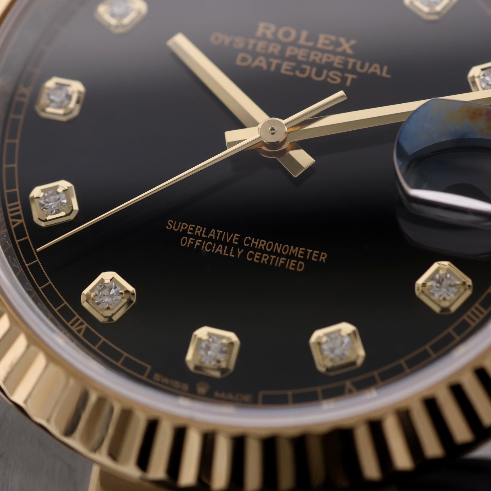 Rolex Datejust 41, Schwarz, Diamantindizes, Rolesor, Ref. 126333, B+P - LUXUHRIA