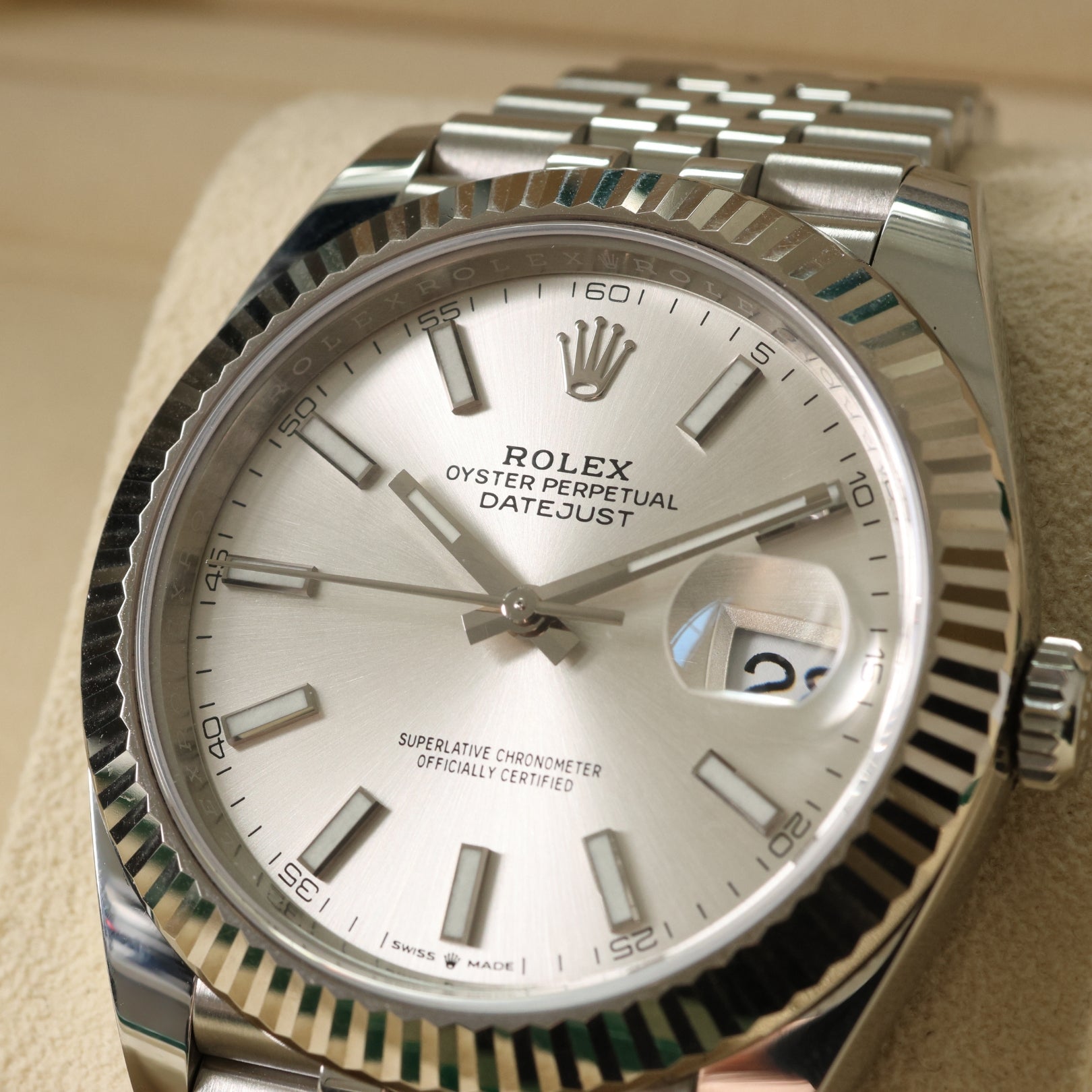 Rolex Datejust 41, Silver Dial, Jubilee, Ref. 126334, 12 - 2021, B+P - LUXUHRIA