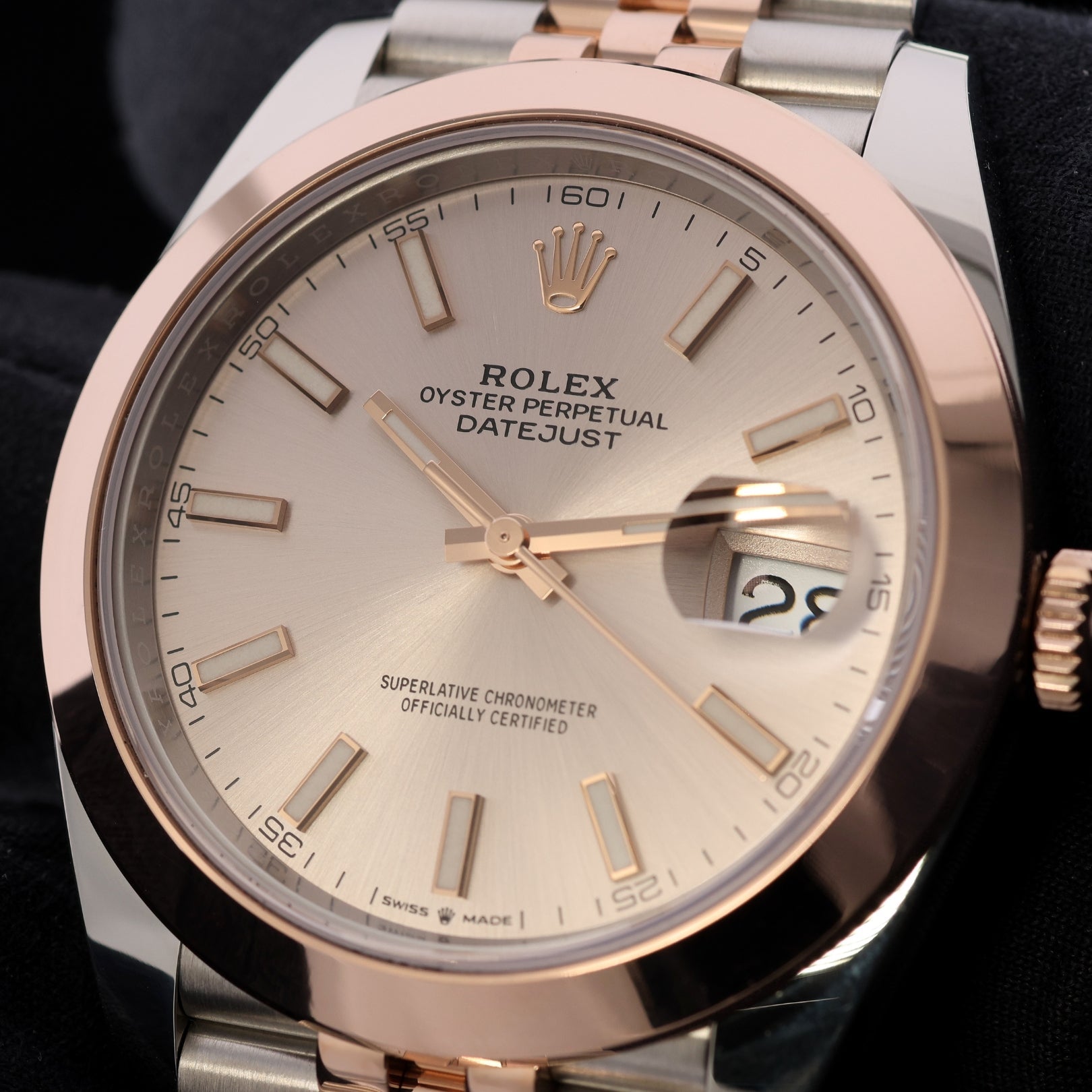 Rolex Datejust 41, Sundust Dial, Jubilee, Ref. 126301, 12-2021, B+P - LUXUHRIA