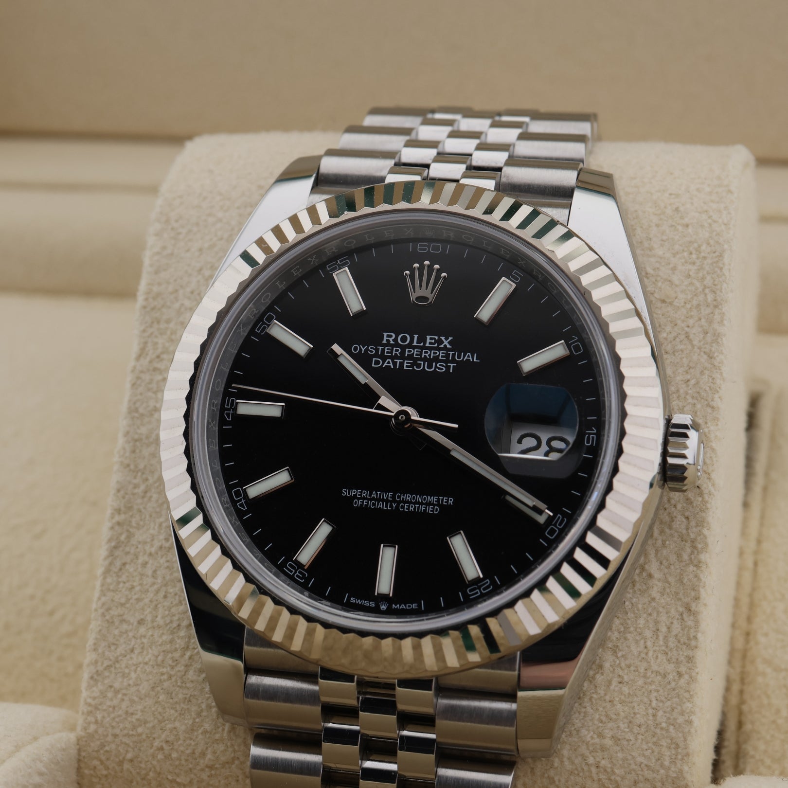 Rolex Datejust 41, Weissgold/Stahl, Schwarz, Jubilee - Armband, Ref. 126334, B+P - LUXUHRIA