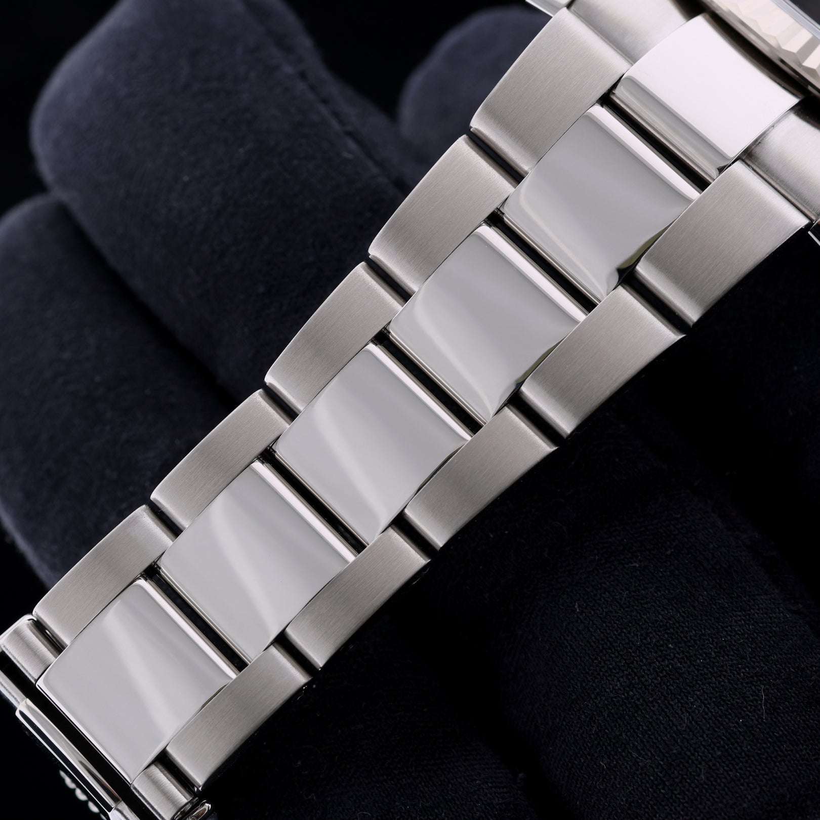 Rolex Datejust 41, White Roman Dial, Oyster, Ref. 126334, 2022, B+P - LUXUHRIA