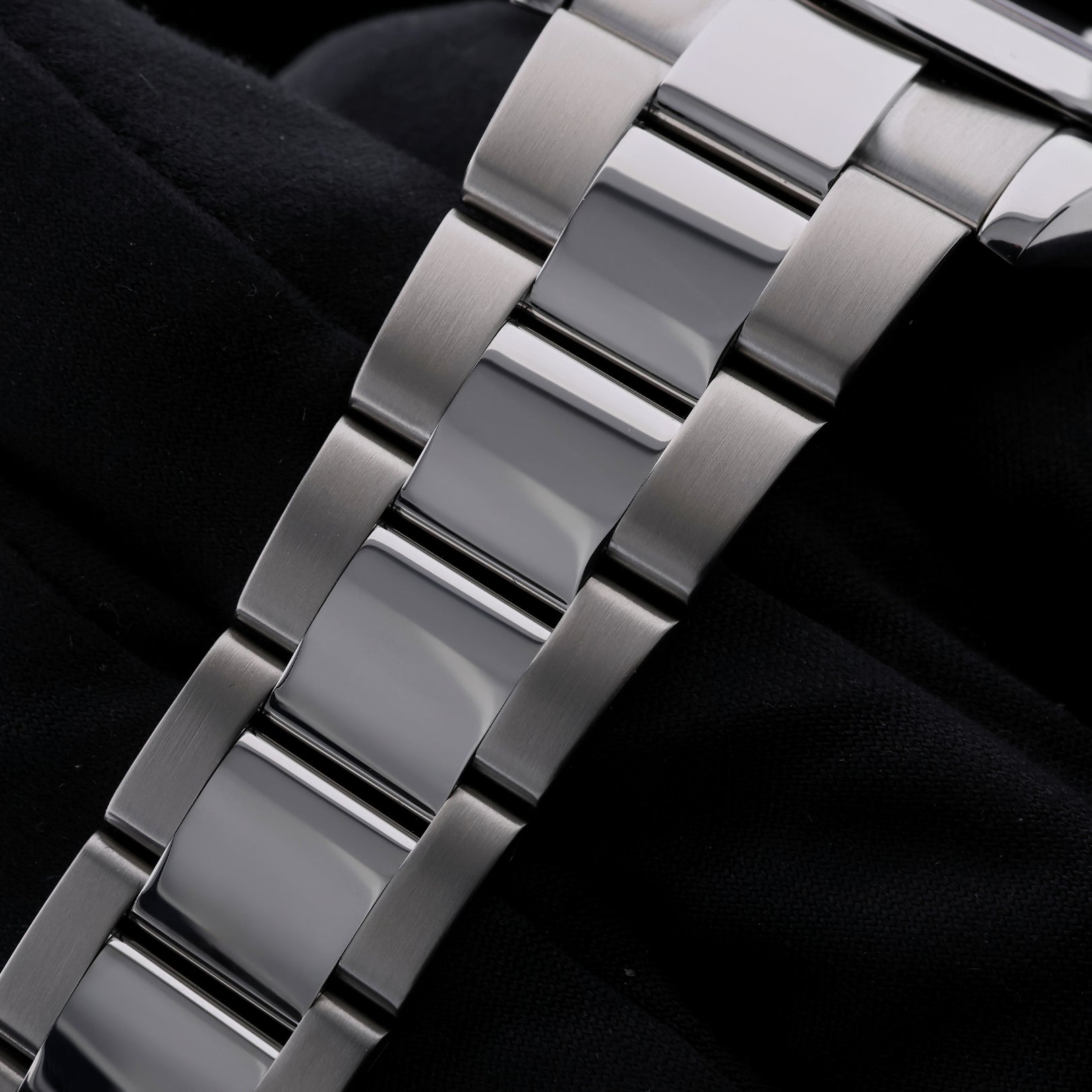 Rolex Datejust 41, White Roman Dial, Oyster, Rolex - Service 10 - 2025, Ref. 126300, 10 - 2019, B+P - LUXUHRIA