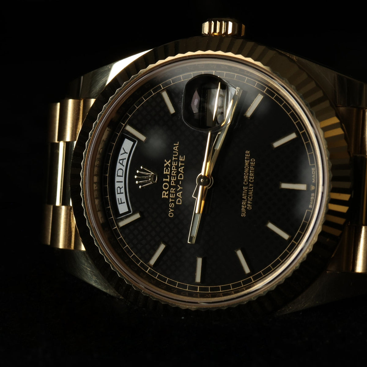 Rolex Day-Date 40, Black Motif Dial, Gelbgold, Ref. 228238, 2021, B+P - LUXUHRIA