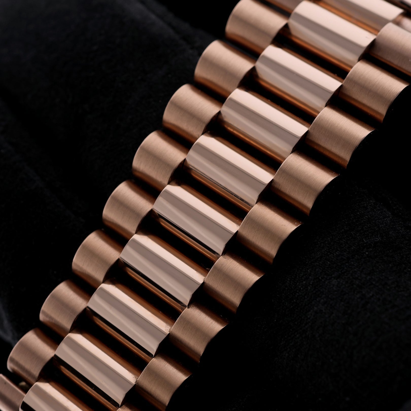 Rolex Day - Date 40, Ombre Grey Dial, Everose Gold, President Band, Ref. 228235, 07 - 2024, B+P - LUXUHRIA