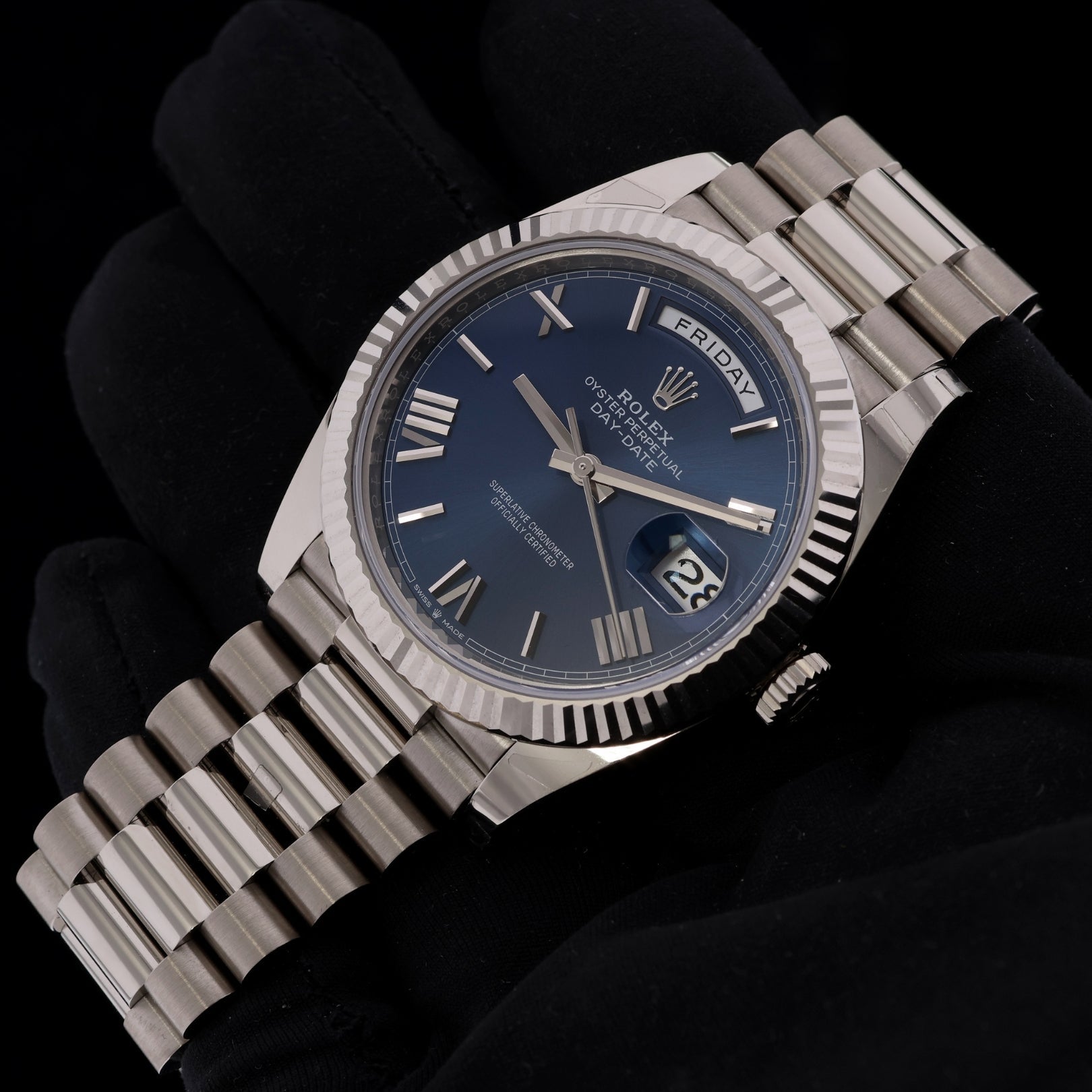 Rolex Day-Date 40, Weißgold, Blue Roman Dial, Ref. 228239, 2021, B+P - LUXUHRIA
