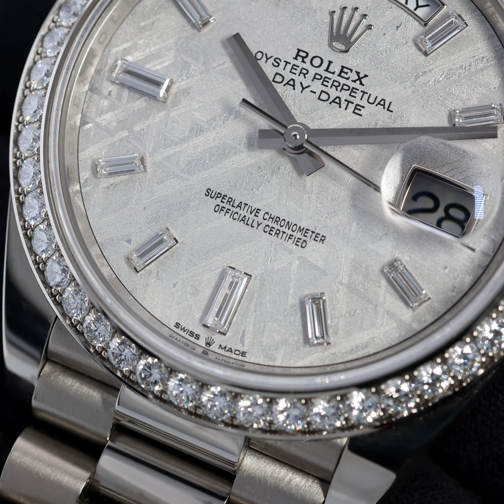 Rolex Day - Date 40, Weißgold mit Diamanten, Meteorite, Ref. 228349RBR, 2022, B+P - LUXUHRIA