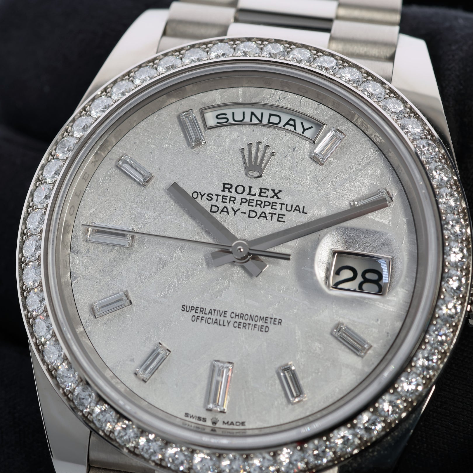 Rolex Day - Date 40, Weißgold mit Diamanten, Meteorite, Ref. 228349RBR, 2022, B+P - LUXUHRIA