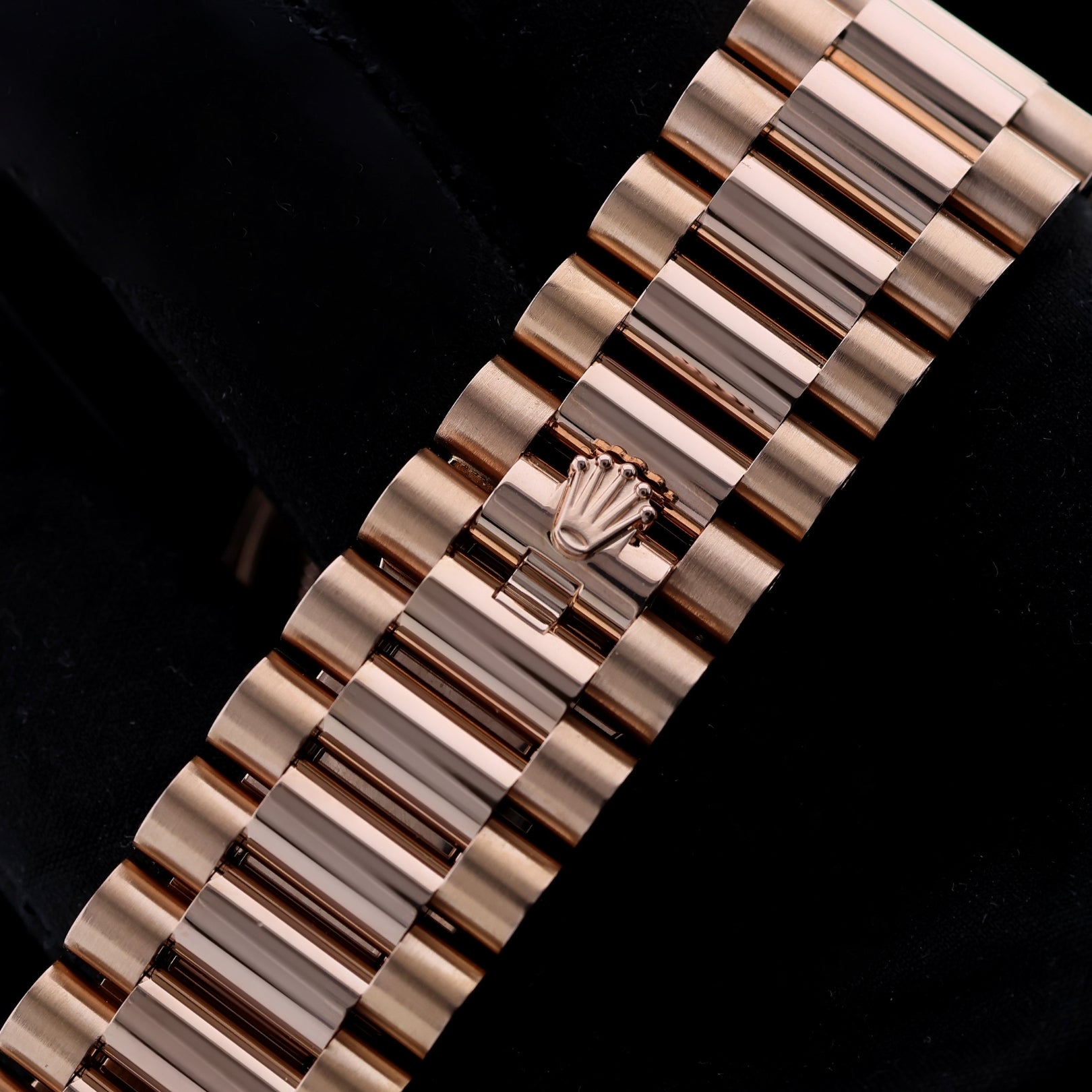 Rolex Day - Date Everose Gold, 12/2021, Eisenkiesel Dial, Ref. 228235, B+P - LUXUHRIA