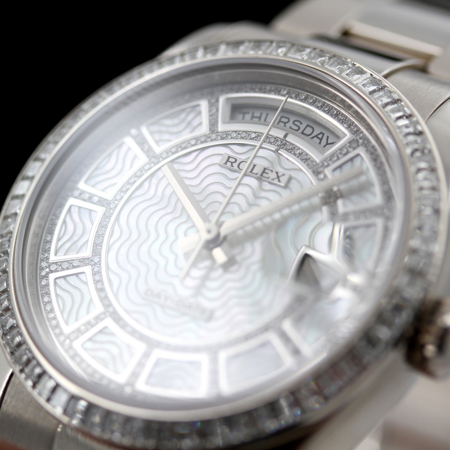 Rolex Day-Date, MOP, Diamanten Set, Perlmutt, 118399BR, LC100, Box+Pap. - LUXUHRIA