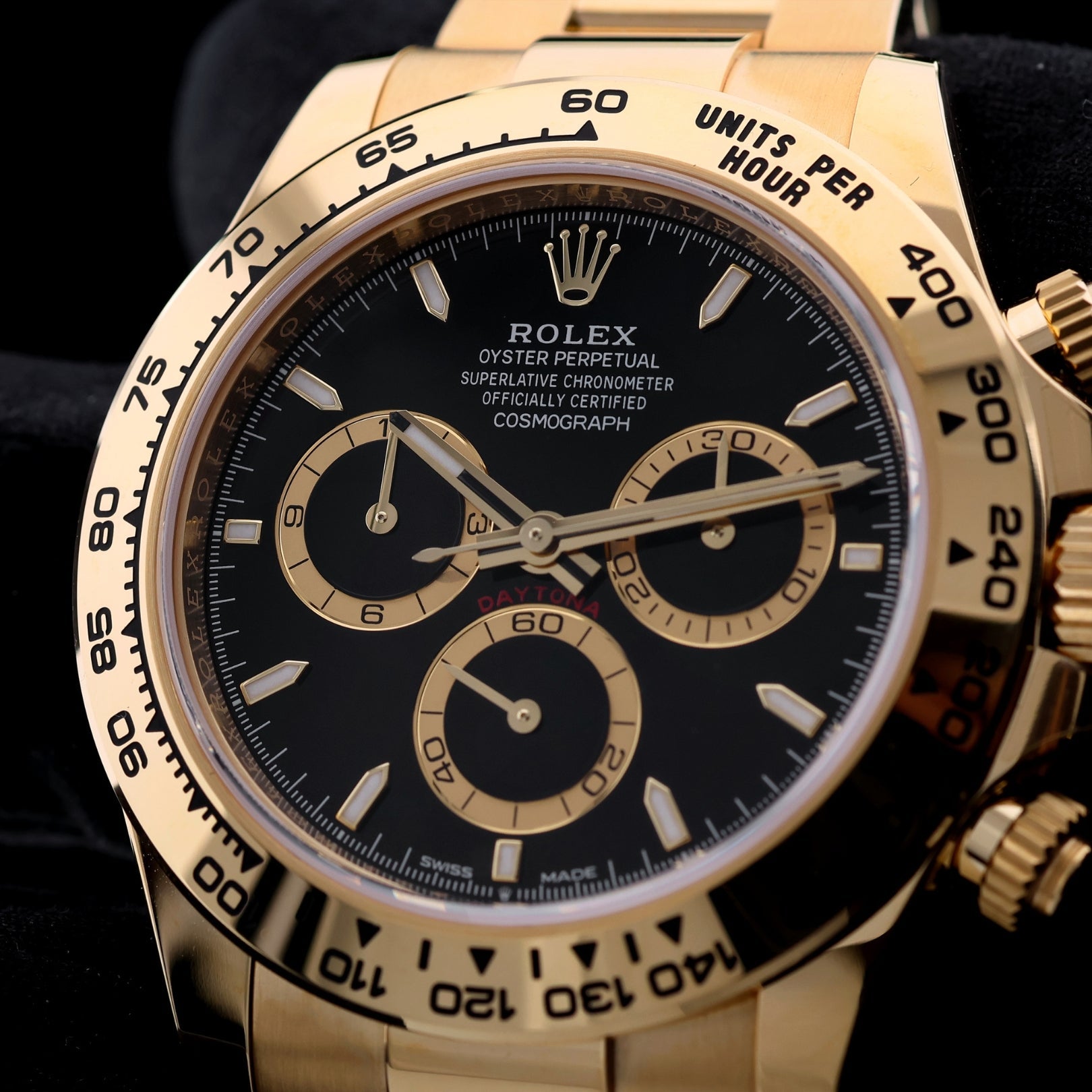 Rolex Daytona Chronograph, Gelbgold, Black Dial, Ref. 126508, 12 - 2023, B+P - LUXUHRIA