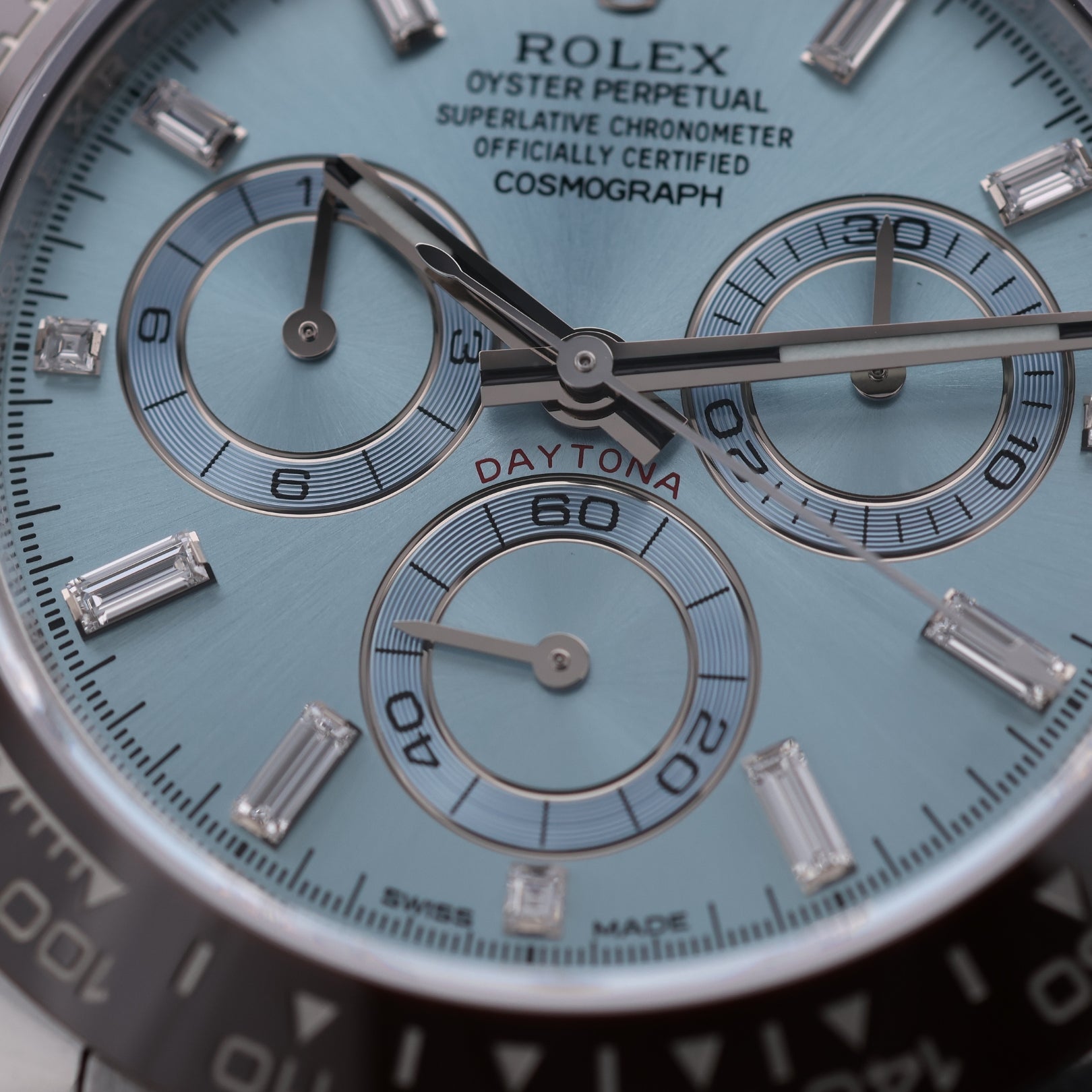 Rolex Daytona Platin, Ice Blue Dial, Baguette - Diamantindizes, Ref. 116506, 2022/Ungetragen, B+P - LUXUHRIA