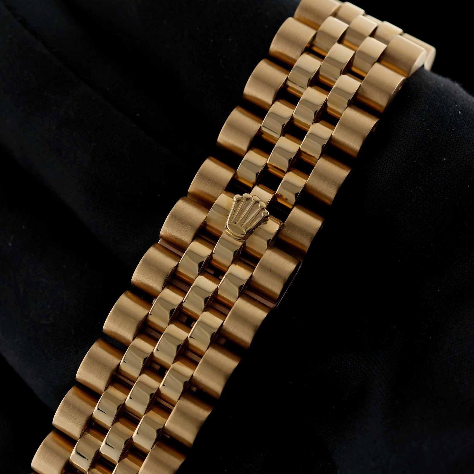 Rolex GMT Master II, Gelbgold, Jubilee, E - Serie, LC100, Ref. 16718, 02 - 1992, B+P - LUXUHRIA