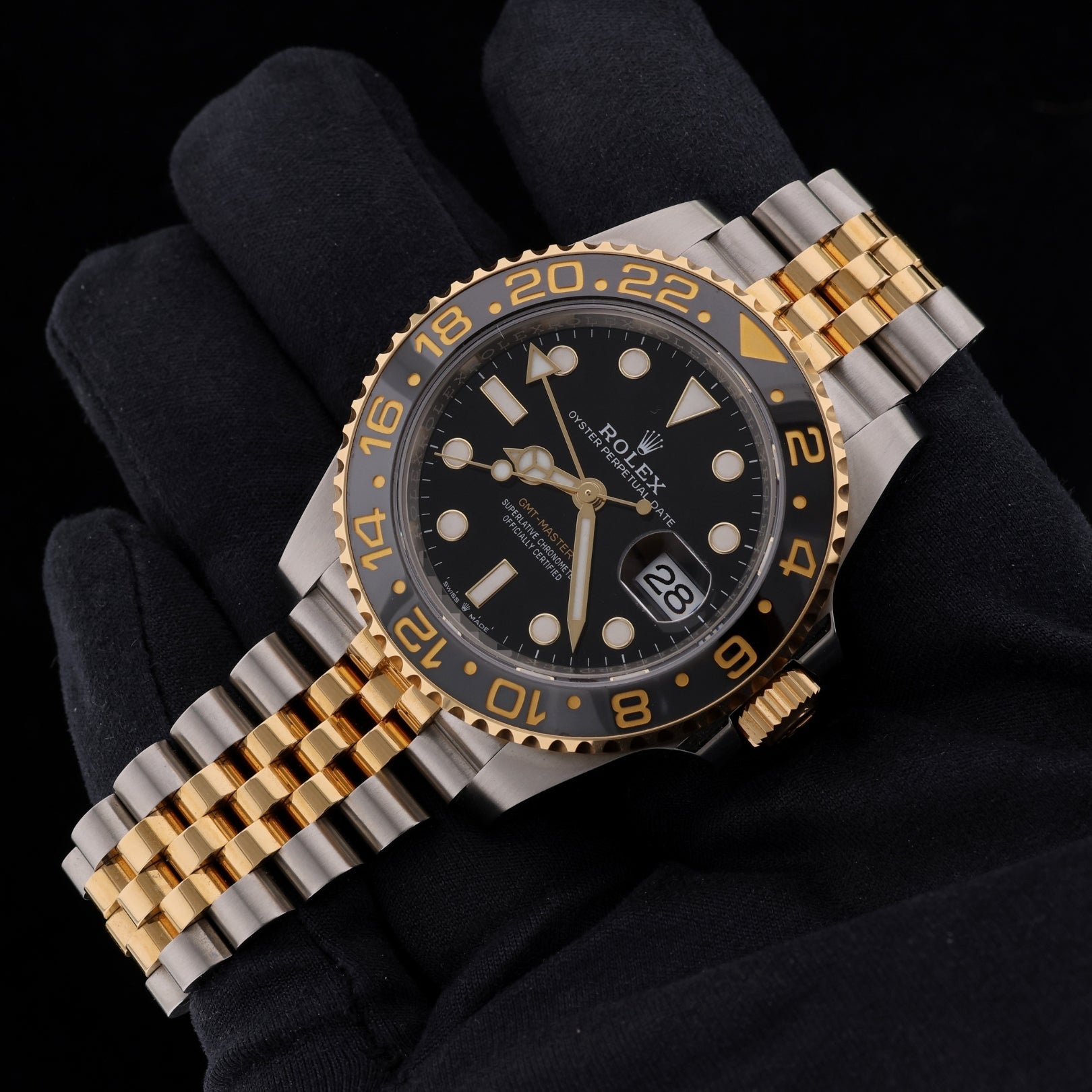 Rolex GMT Master II, Gelbgold/Stahl, Jubilee, Ref. 126713GRNR, 10-2023, B+P - LUXUHRIA