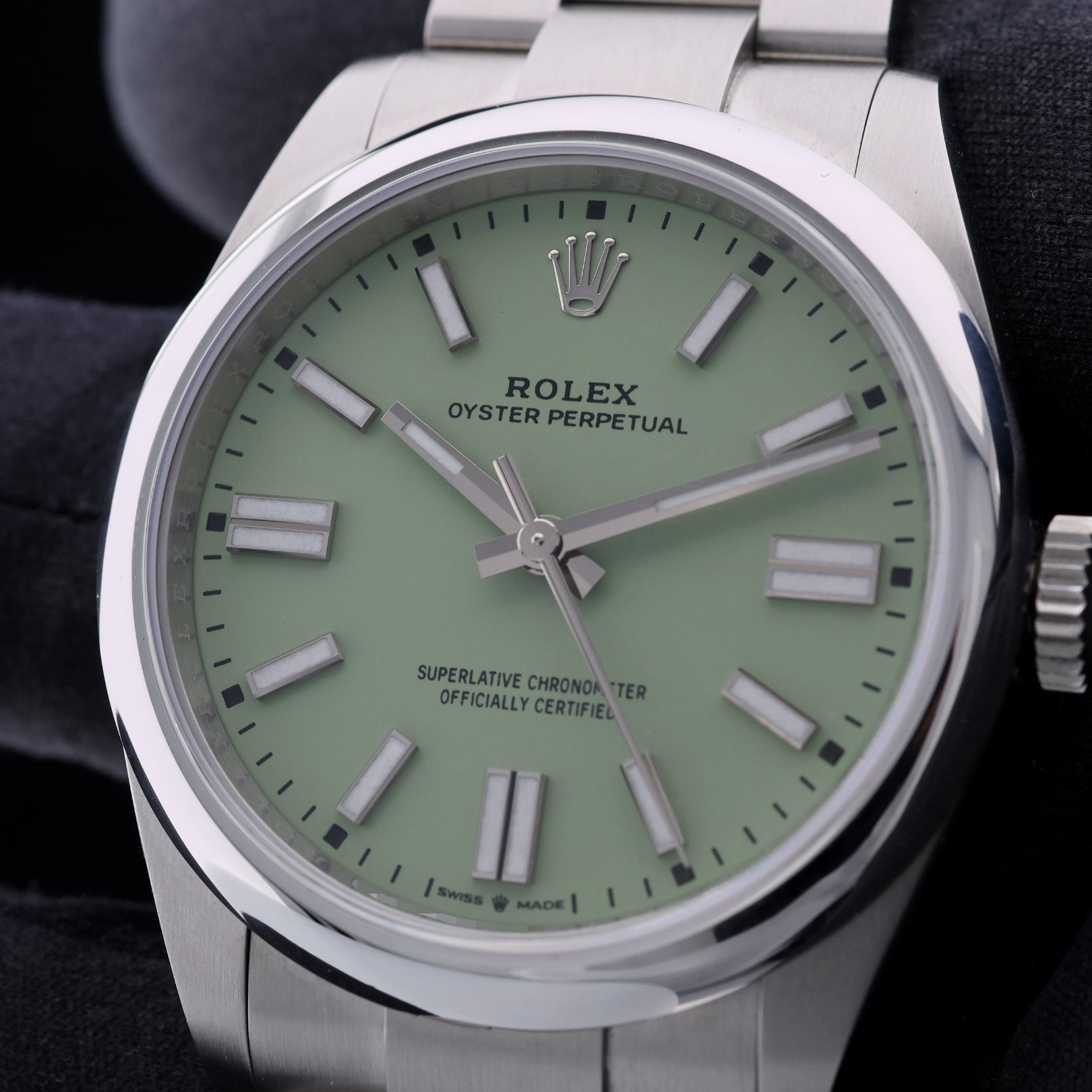 Rolex Oyster Perpetual 41, Pistachio Green Dial, ungetragen, Ref. 134300, 2026, B+P - LUXUHRIA