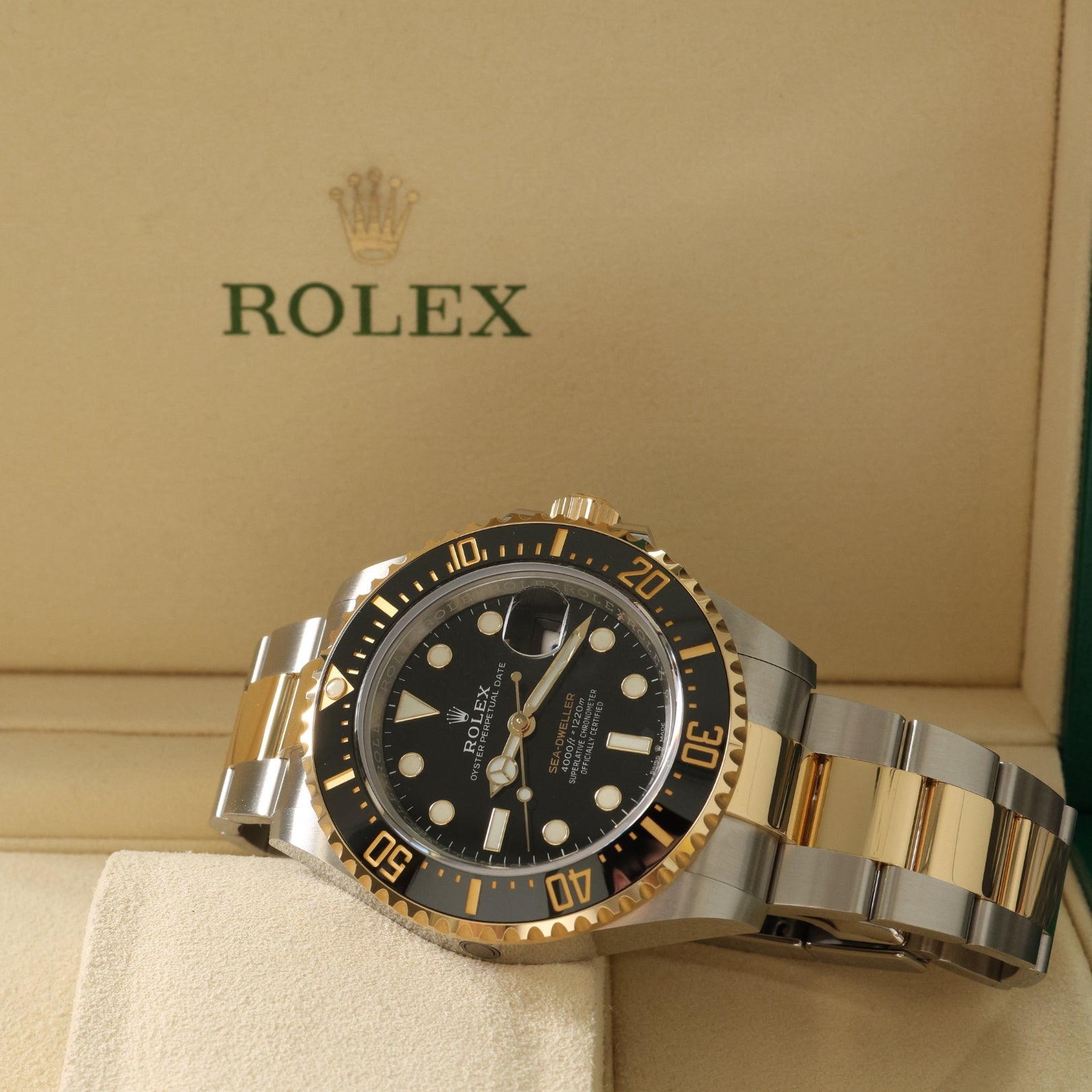 Rolex Sea-Dweller Deepsea, Edelstahl/Gelbgold, Erstkaufrechnung, Ref. 126603, 2022, B+P - LUXUHRIA