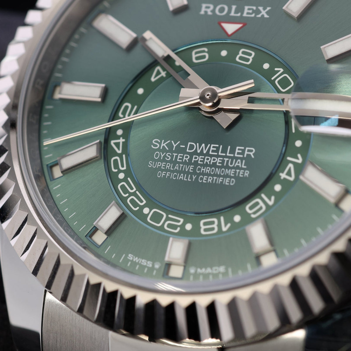 Rolex Sky - Dweller 42mm, Edelstahl, grünes Zifferblatt, Ref. 336934, 11 - 2024, B+P - LUXUHRIA