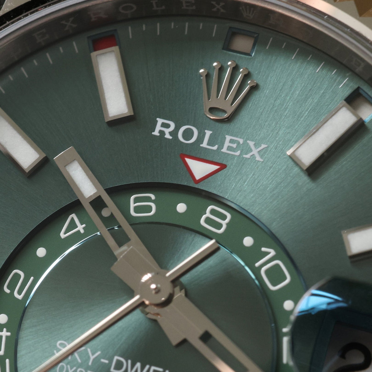 Rolex Sky - Dweller 42mm, Edelstahl, grünes Zifferblatt, Ref. 336934, 11 - 2024, B+P - LUXUHRIA