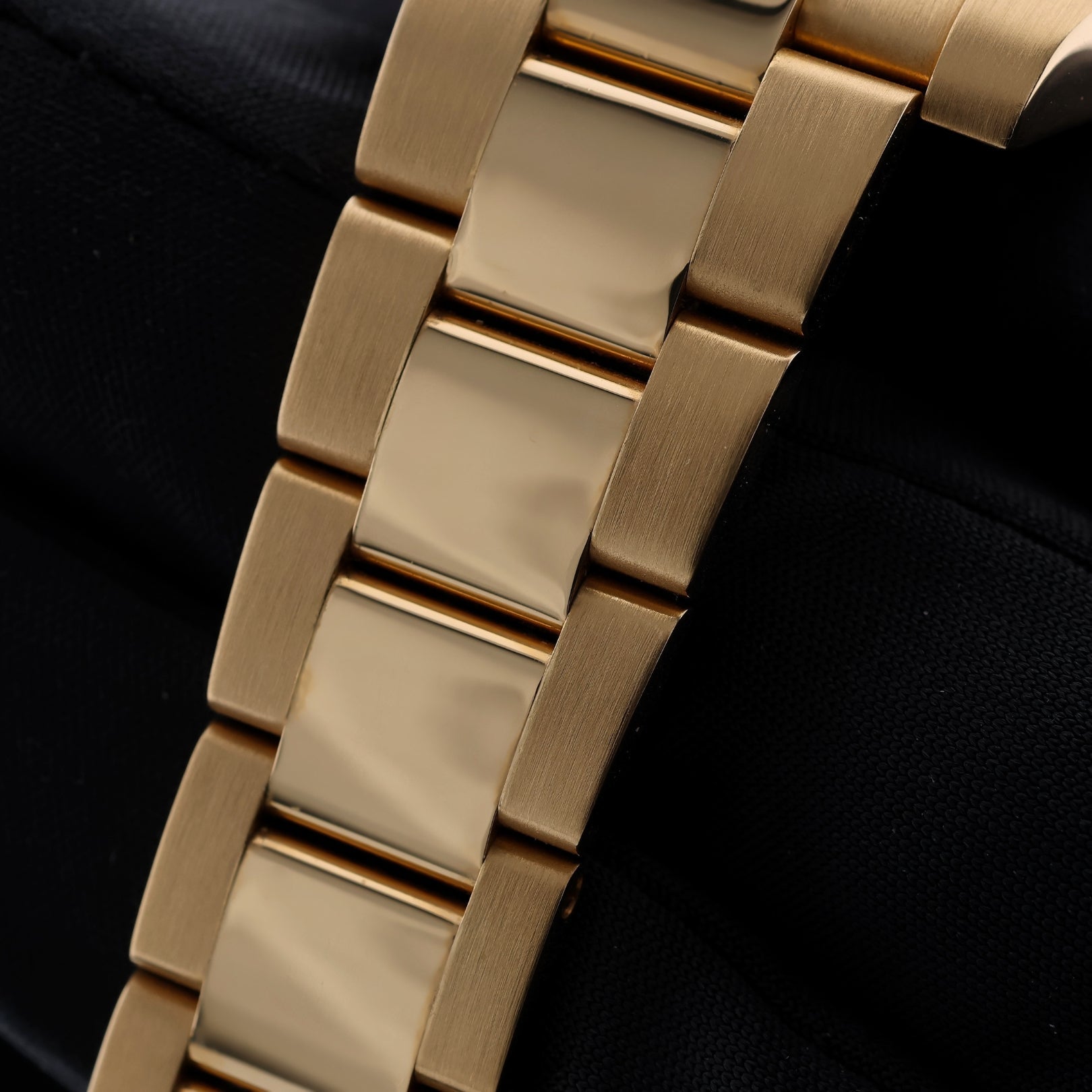 Rolex Submariner Date, Gelbgold, Black Dial, Ref. 116618LN, LC100, 08 - 2011, B+P - LUXUHRIA