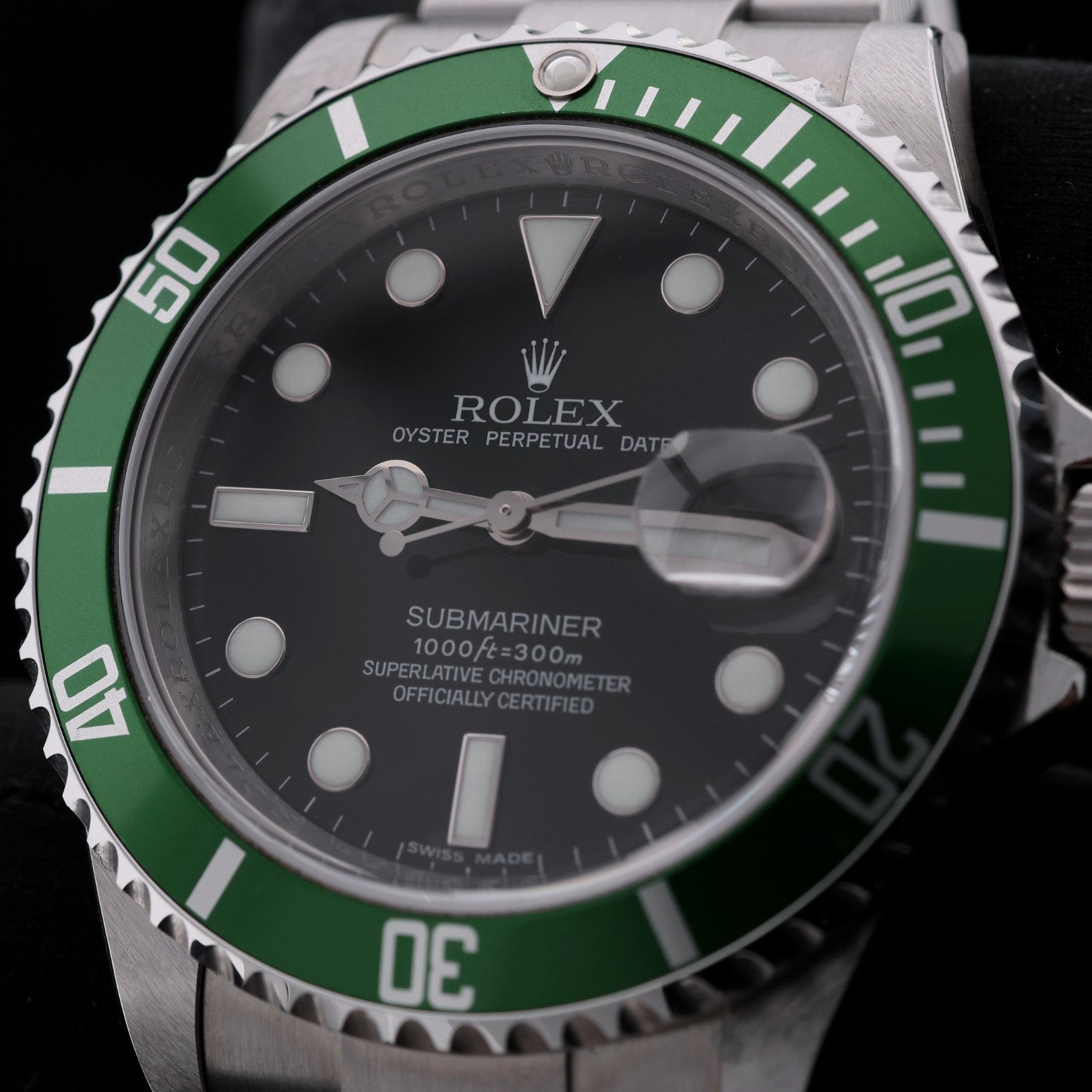 Rolex Submariner Date, "Kermit", Full-Sticker, Ref. 16610LV, 12-2010, B+P - LUXUHRIA