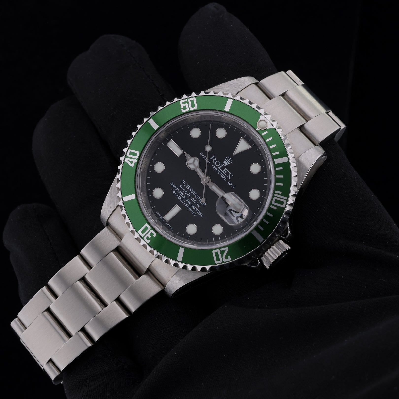 Rolex Submariner Date, "Kermit", Full-Sticker, Ref. 16610LV, 12-2010, B+P - LUXUHRIA