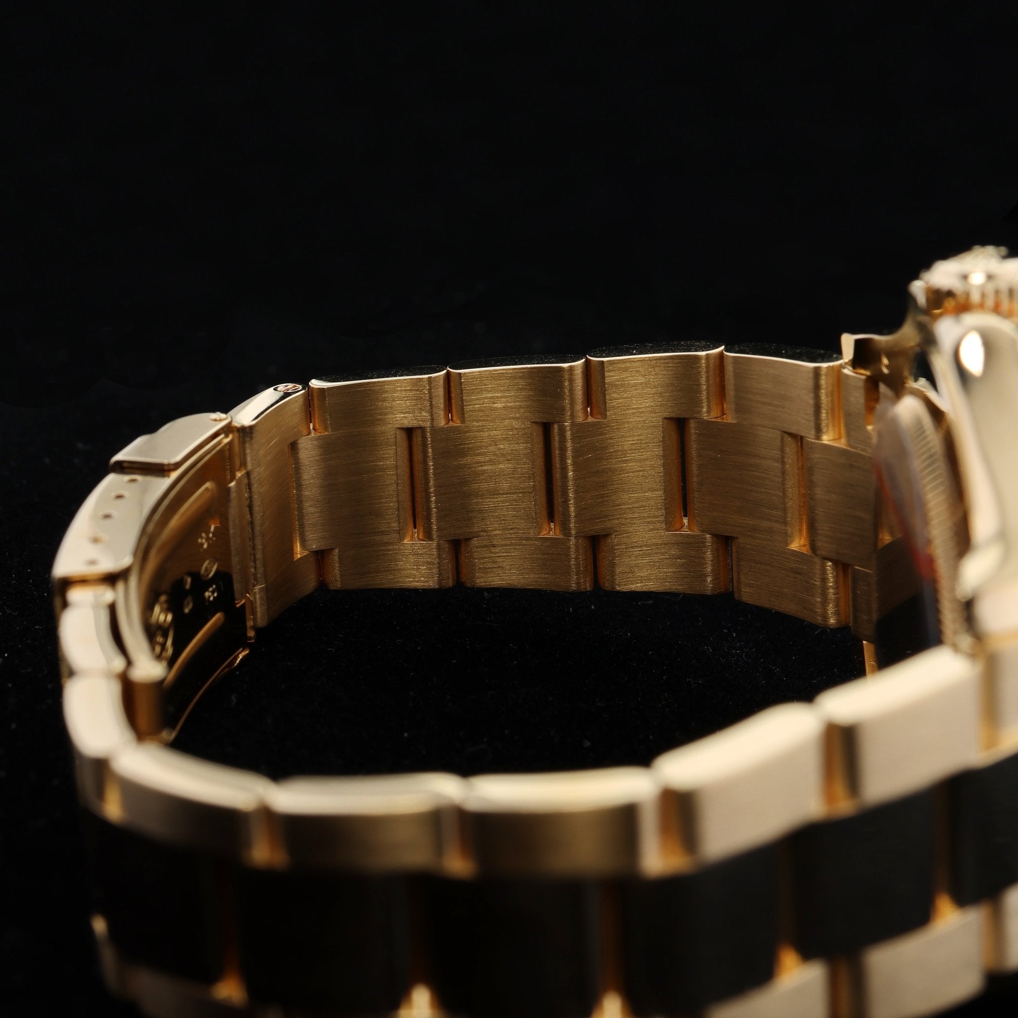 Rolex Yachtmaster 40, Gelbgold, Erstkaufrechnung, Z - Serie, Ref. 16628, 2011, B+P - LUXUHRIA