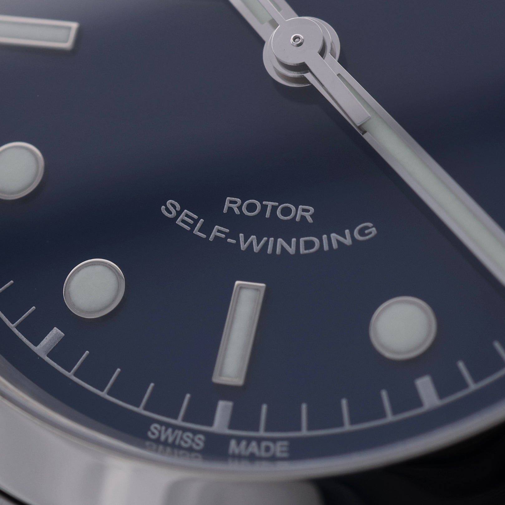 Tudor Black Bay 41, Blue Dial, Edelstahl - & Textilarmband Ref. 79540, 11 - 2022, B+P - LUXUHRIA