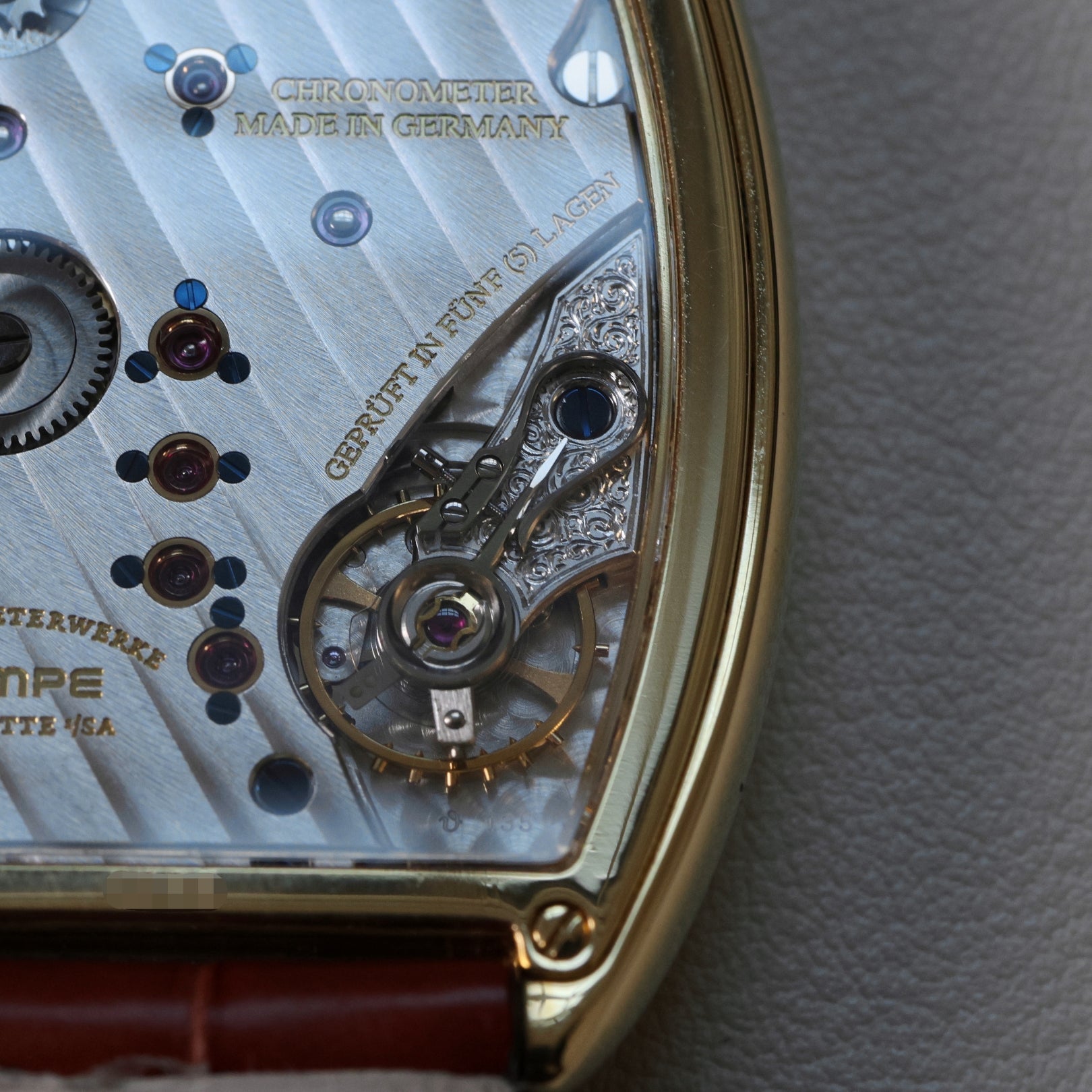 Wempe Glashütte Chronometerwerke Tonneau, 18kt. Gelbgold, mit Box - LUXUHRIA
