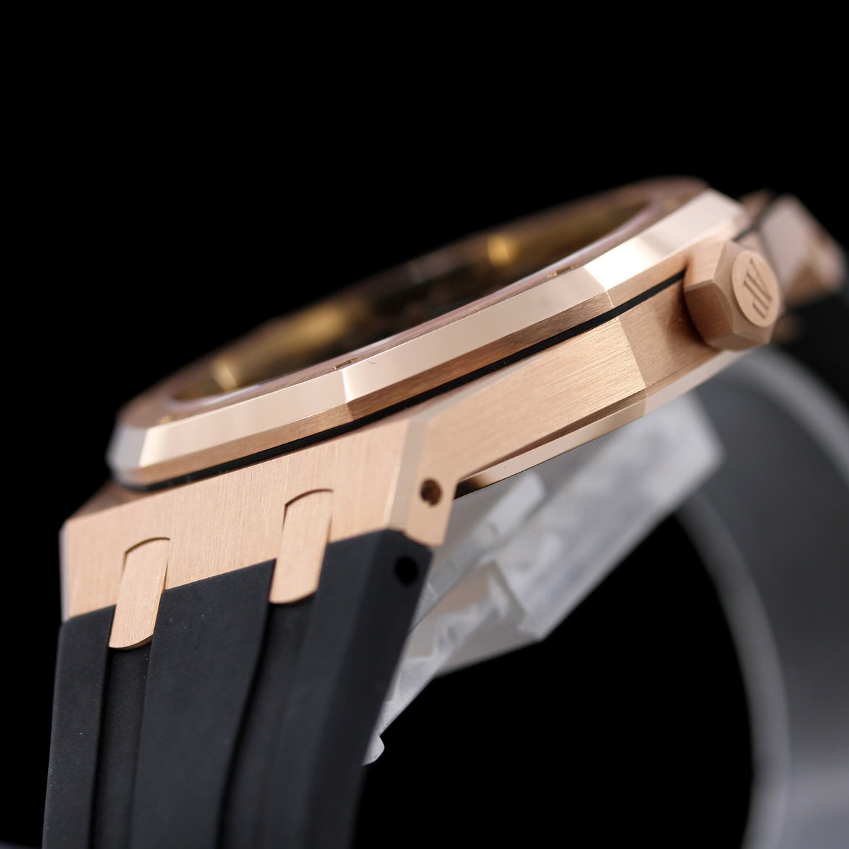 Audemars Piguet Royal Oak, Rosegold, Black Dial, Ref. 15400OR.OO.D002CR.01, 2015, B+P