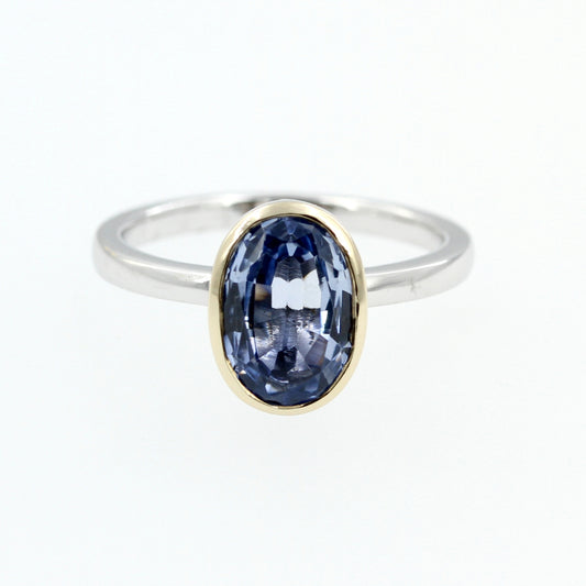 Ring »Saphir Magical Blue« ca.3.39ct in 18ct. Weißgold gefasst IGI-Zert. RG 53