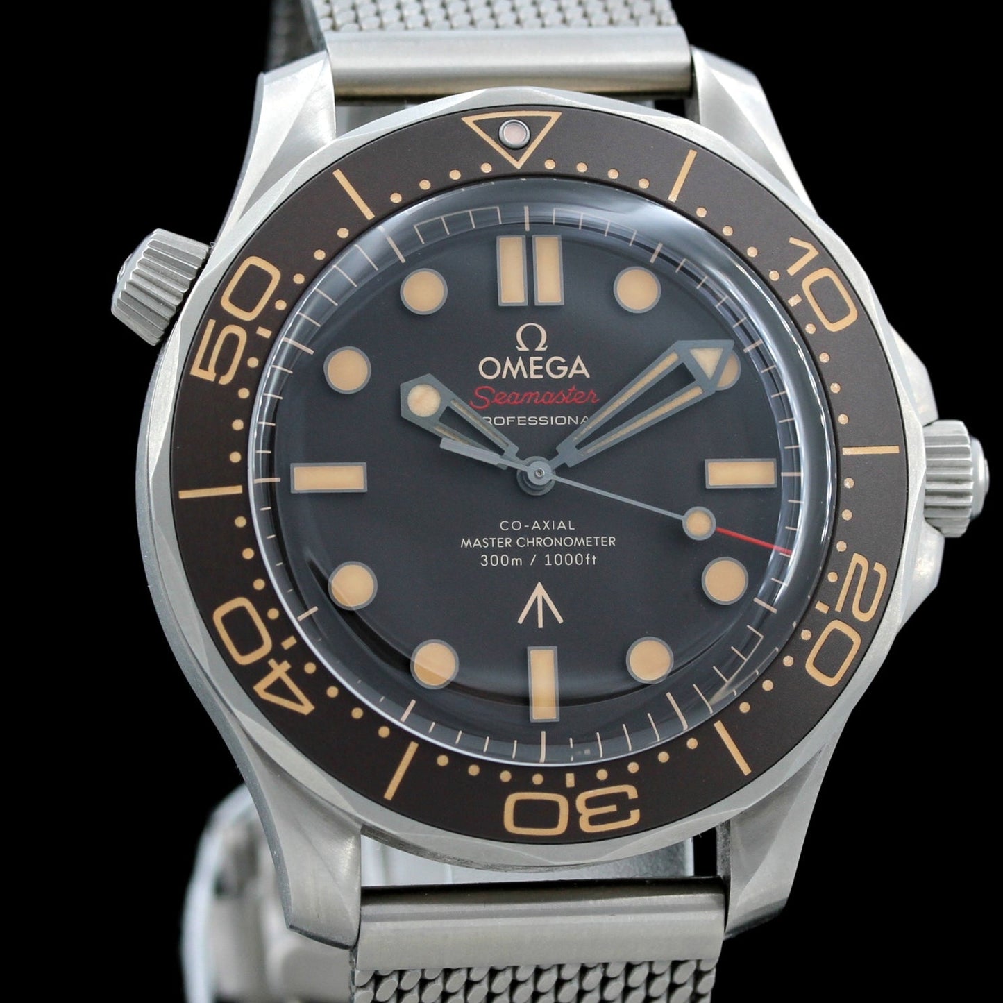 Omega Seamaster Diver 300 »007 James Bond« 42mm, Titan, Titan-Band, Ref. 21090422001001, B+P