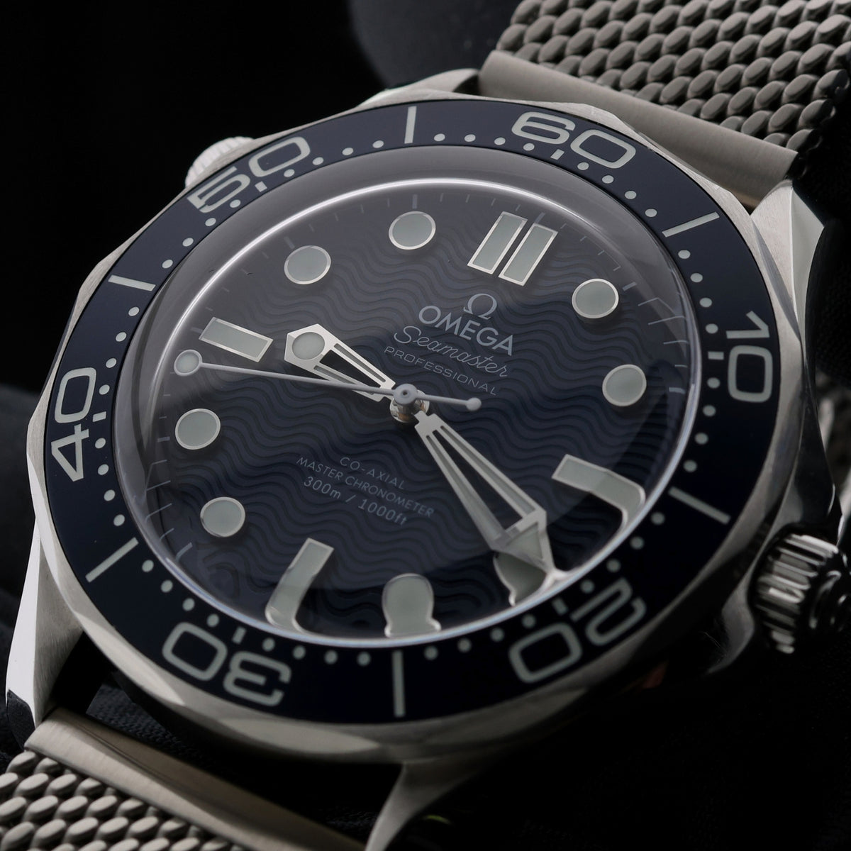 Omega Seamaster Diver 300M, James Bond 007 60th Anniversary, Ref. 210.30.42.20.03.002, 07-2025, B+P