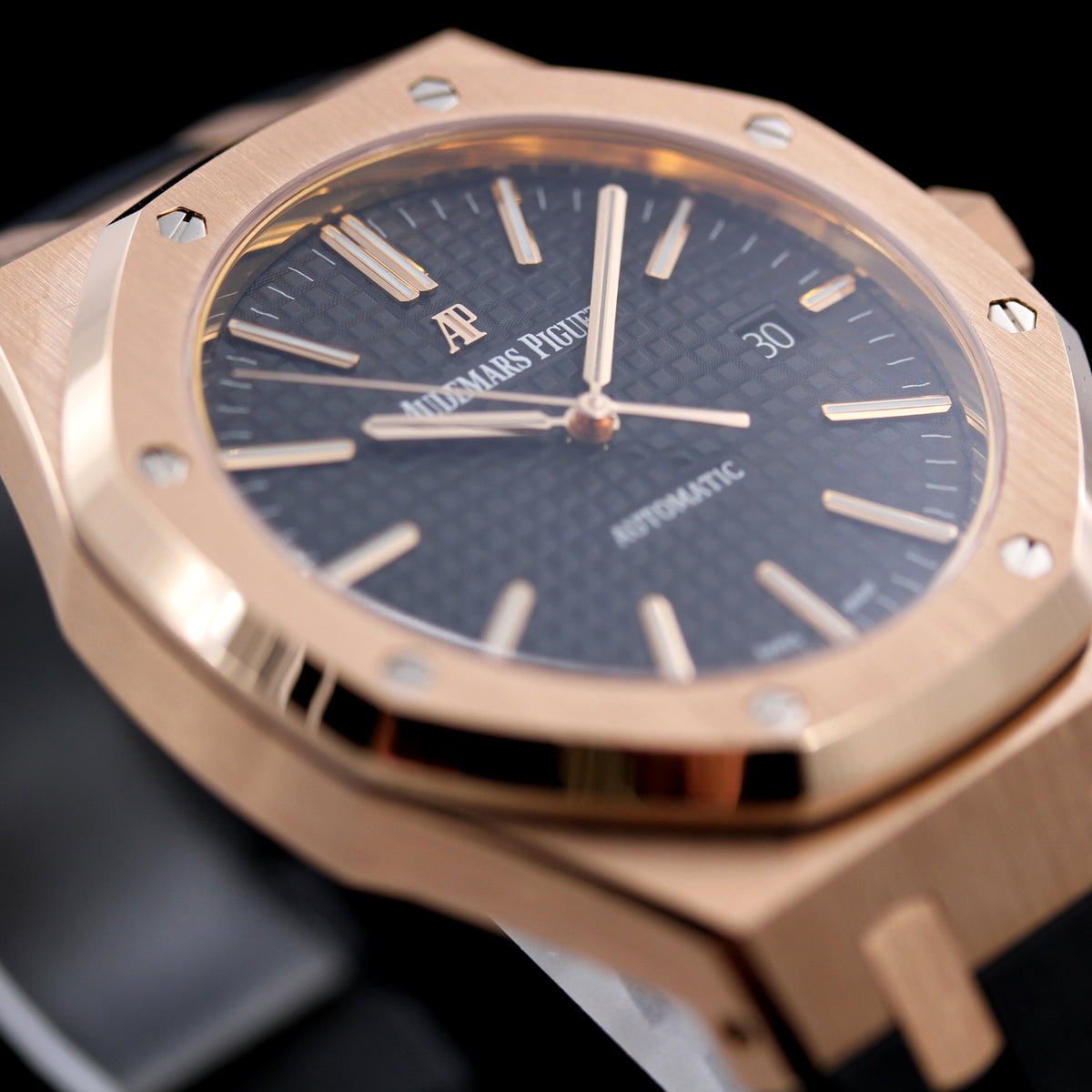 Audemars Piguet Royal Oak, Rosegold, Black Dial, Ref. 15400OR.OO.D002CR.01, 2015, B+P
