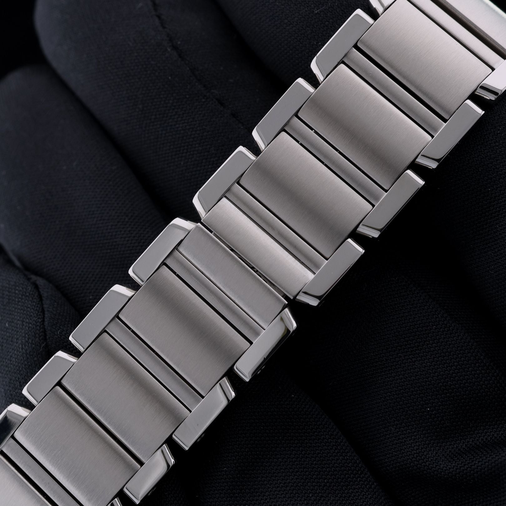 Cartier Tank Française, Medium Size, Edelstahl, 25x30mm, Ref. 2465, mit Box