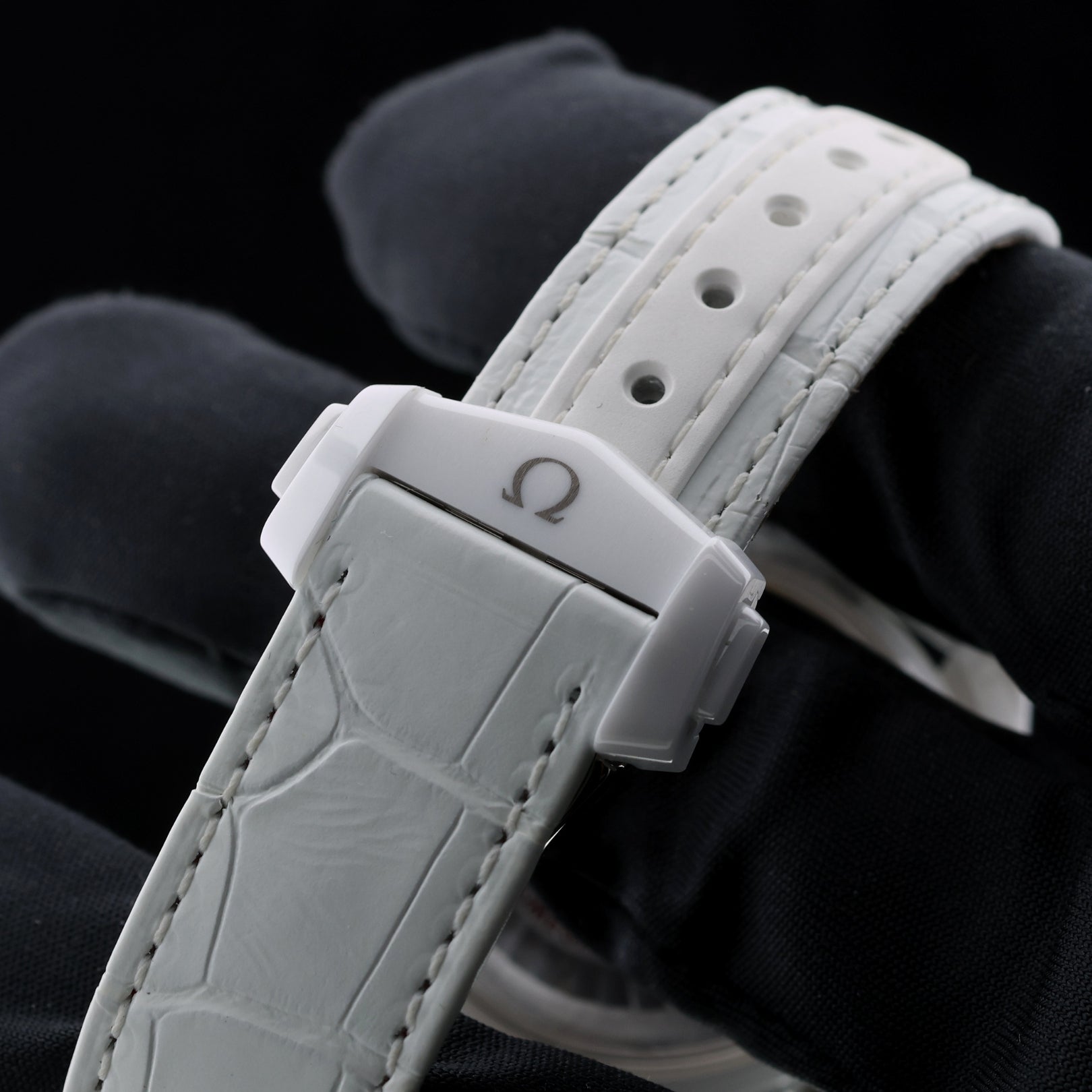 Omega Speedmaster White Side Of The Moon, White Ceramic , Ref. 311.93.44.51.04.002, 2024, B+P