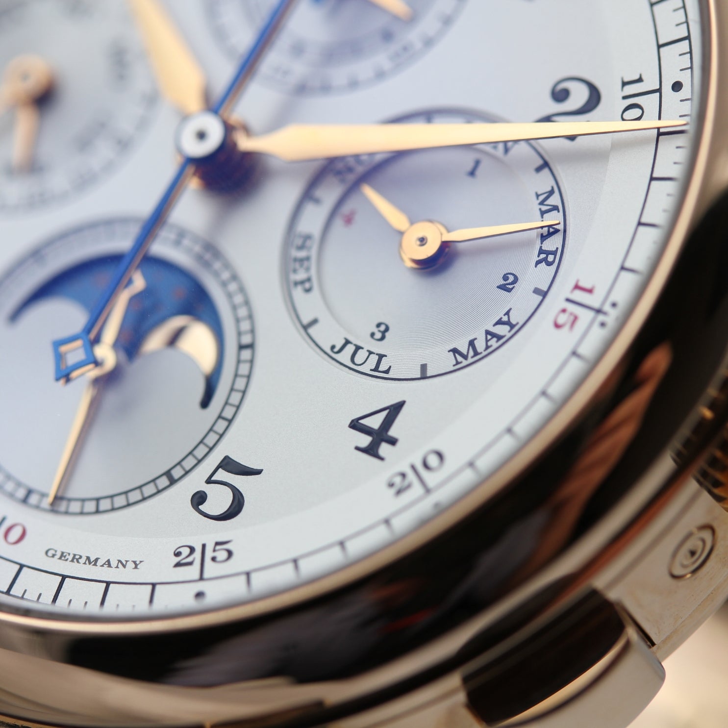 A. Lange & Söhne 1815 in Rosegold 42mm, Rattrapante Perpetual Calendar, Ref. 421.032FE, 2020, B+P - LUXUHRIA