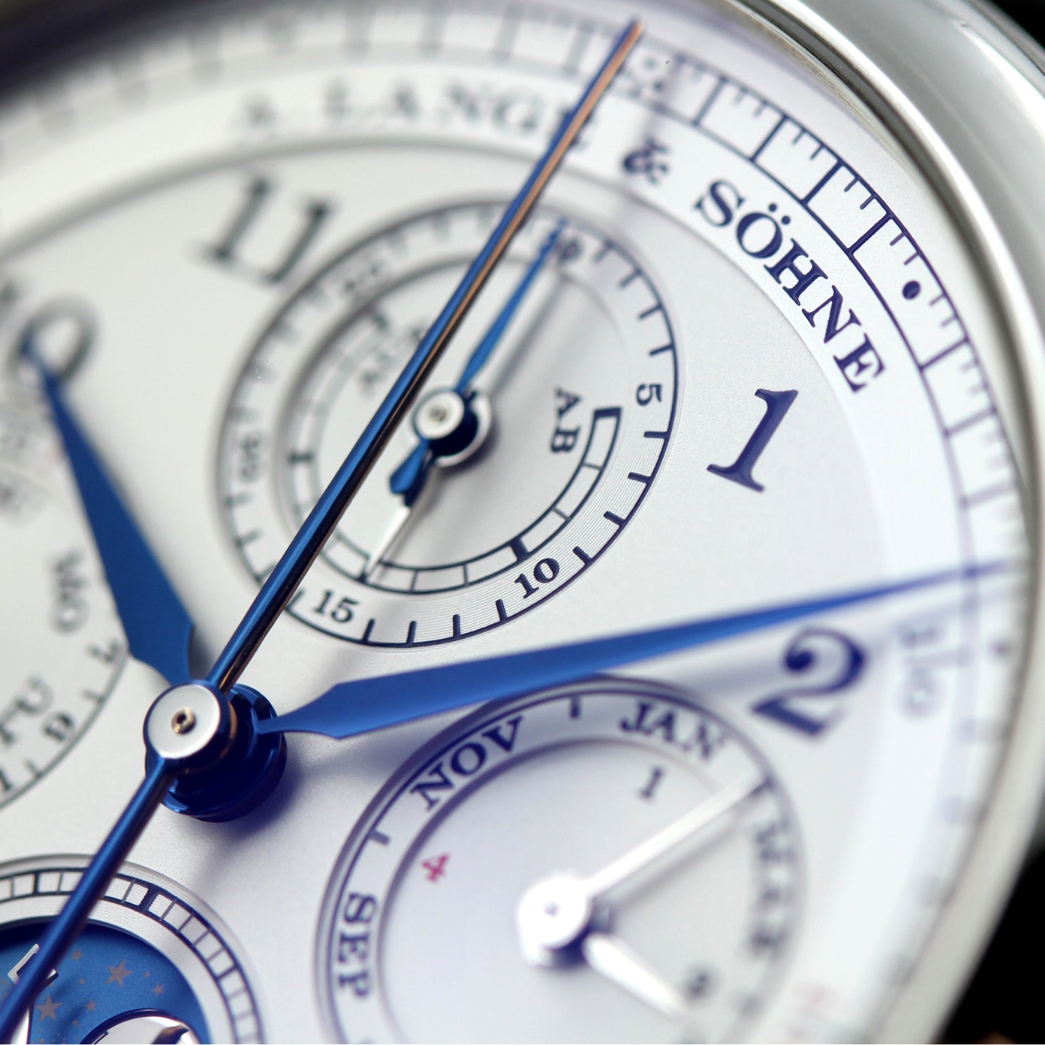 A. Lange & Söhne 1815, Platin Rattrapante 42mm, Perpetual Calendar, Platinschliesse, Ref. 421.025FE, B+P - LUXUHRIA