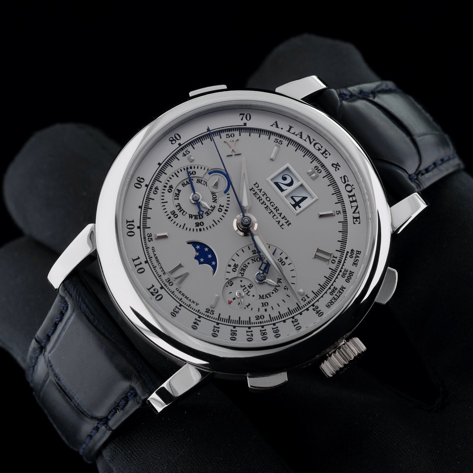 A. Lange & Söhne Datograph Perpetual, 950er Platin, ALS - Service 10/2024, Ref. 410.025E, B+P - LUXUHRIA