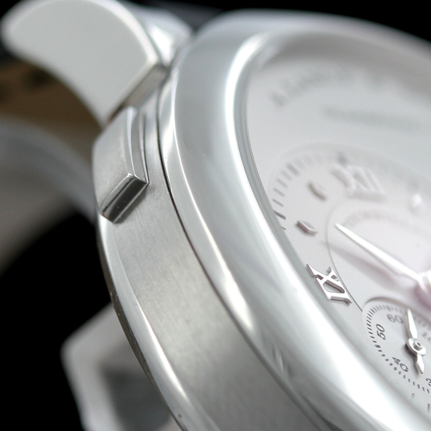 A. Lange & Söhne Lange 1 in Platin, Tourbillon, Limited 1XX of 150, Ref. 704.025, ALS-Service 08-2023, Box+Papiere - LUXUHRIA