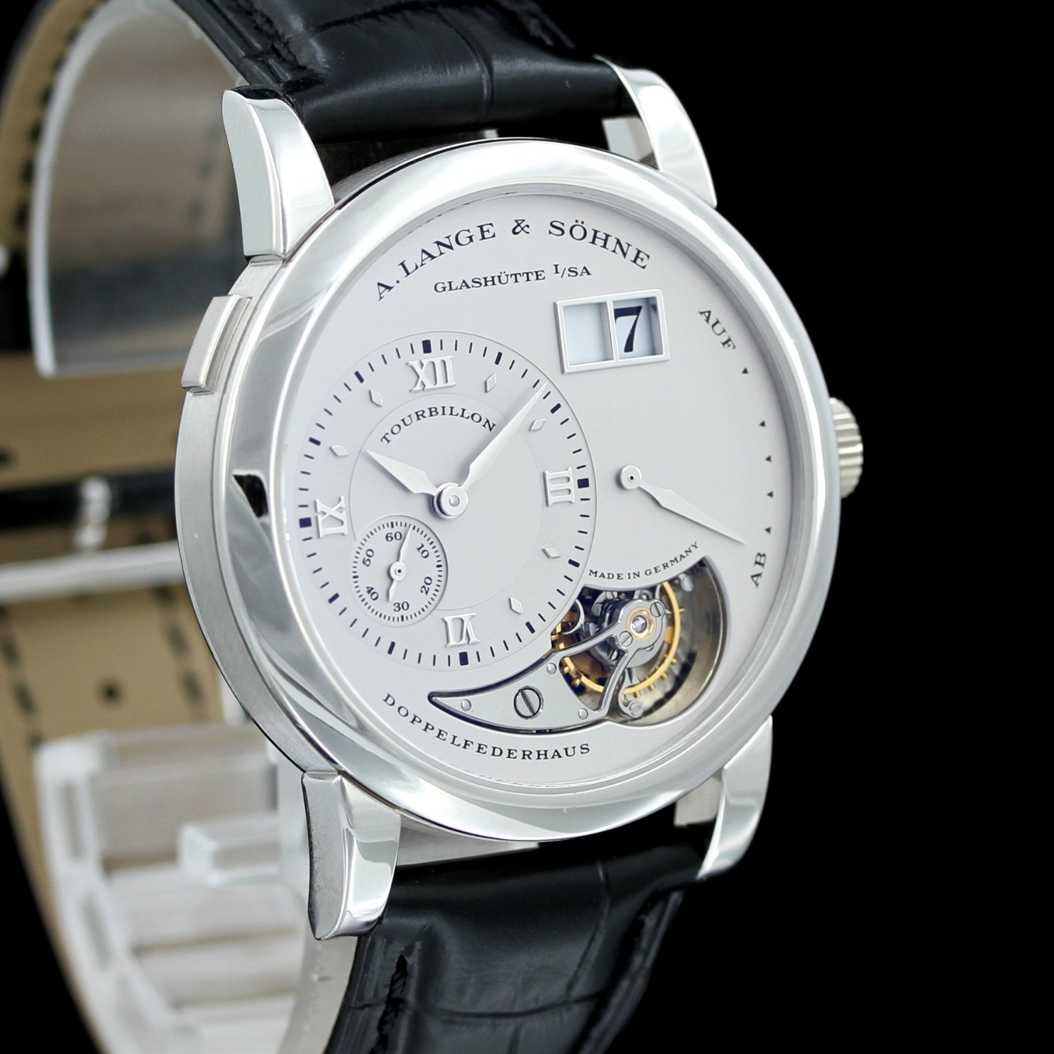 A. Lange & Söhne Lange 1 in Platin, Tourbillon, Limited 1XX of 150, Ref. 704.025, ALS-Service 08-2023, Box+Papiere - LUXUHRIA