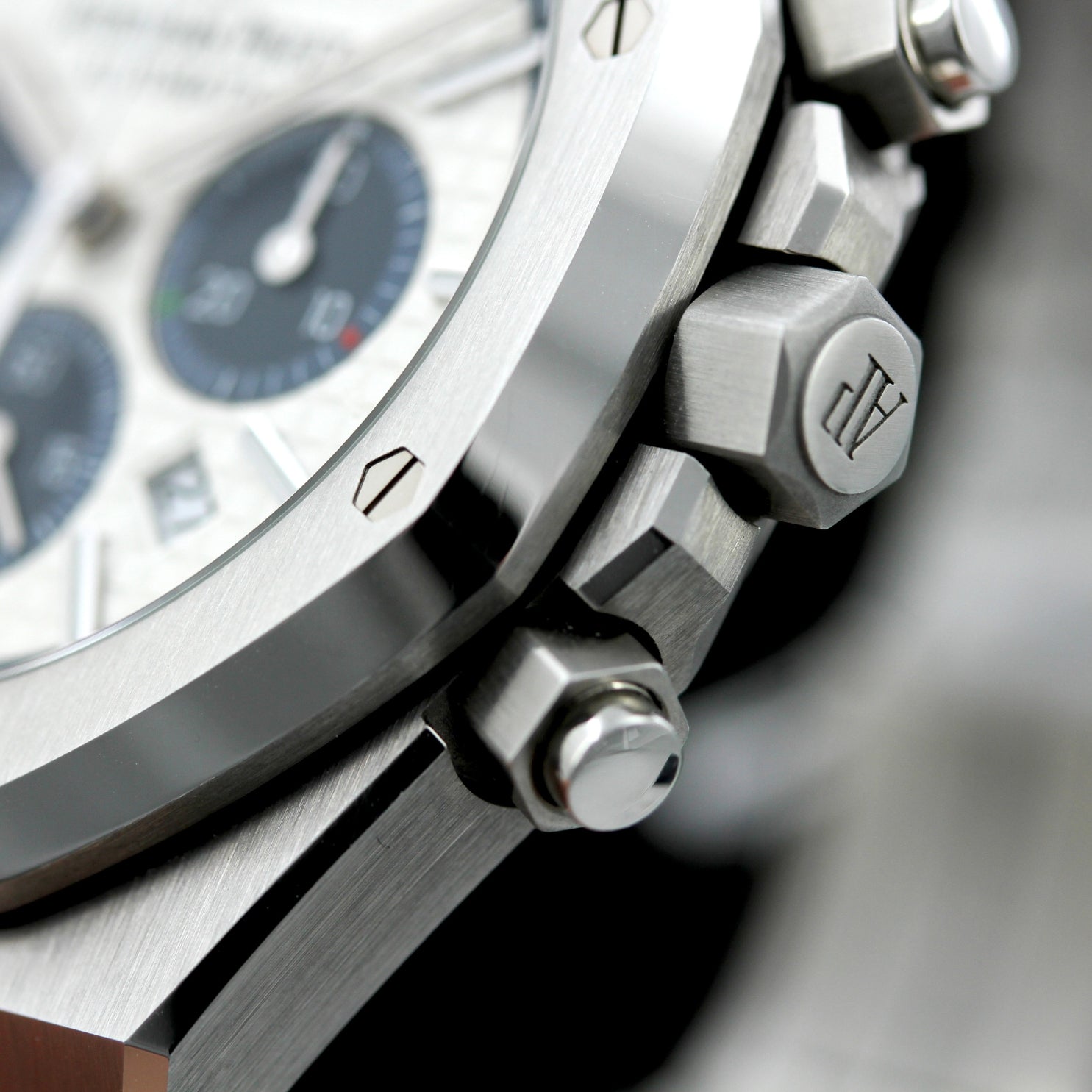Audemars Piguet Royal Oak Chronograph 41mm, Tribute to Italy, Limited Editon 500 pc., Ref. 26326ST.OO.D027CA.01, 2016, B+P - LUXUHRIA