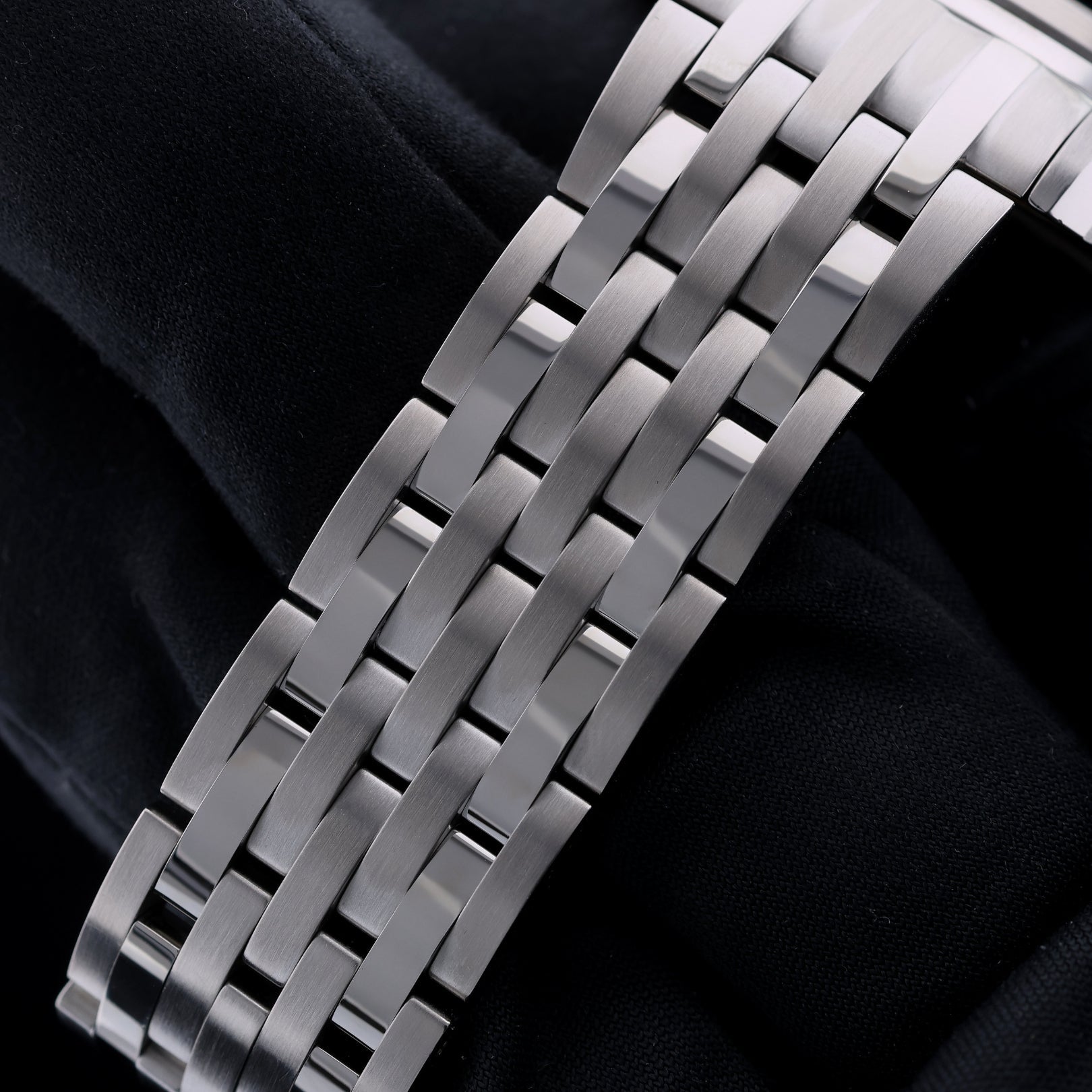 Baume & Mercier Clifton, Black Dial, Ref. M0A10100, B+P - LUXUHRIA